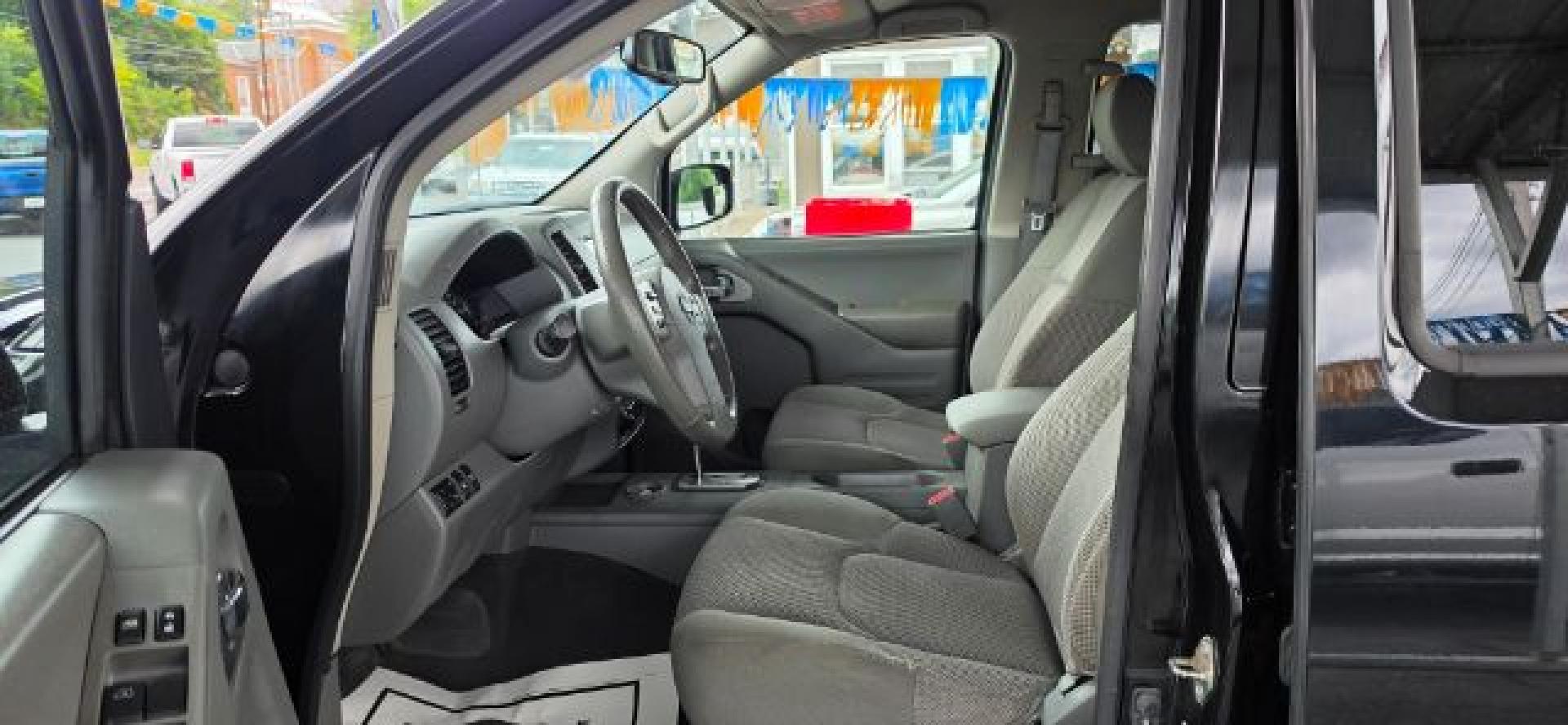 2020 BLACK /Steel Nissan Frontier Crew Cab SV 4x4 (1N6ED0EB5LN) with an 3.8 V6 engine, AT transmission, located at 353 S. Mineral St., Keyser, WV, 26726, (304) 788-7887, 39.436451, -78.981674- Photo#4
