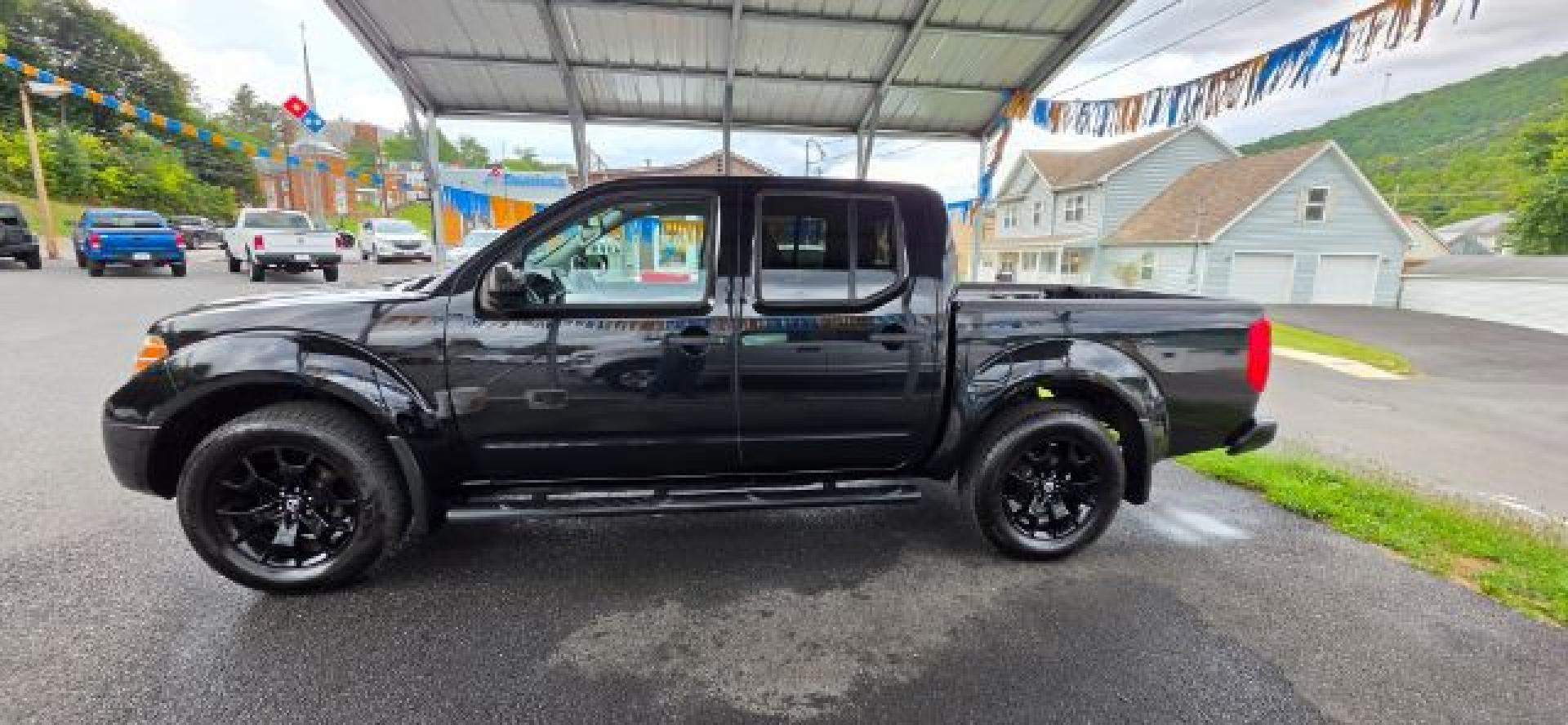 2020 BLACK /Steel Nissan Frontier Crew Cab SV 4x4 (1N6ED0EB5LN) with an 3.8 V6 engine, AT transmission, located at 353 S. Mineral St., Keyser, WV, 26726, (304) 788-7887, 39.436451, -78.981674- Photo#3