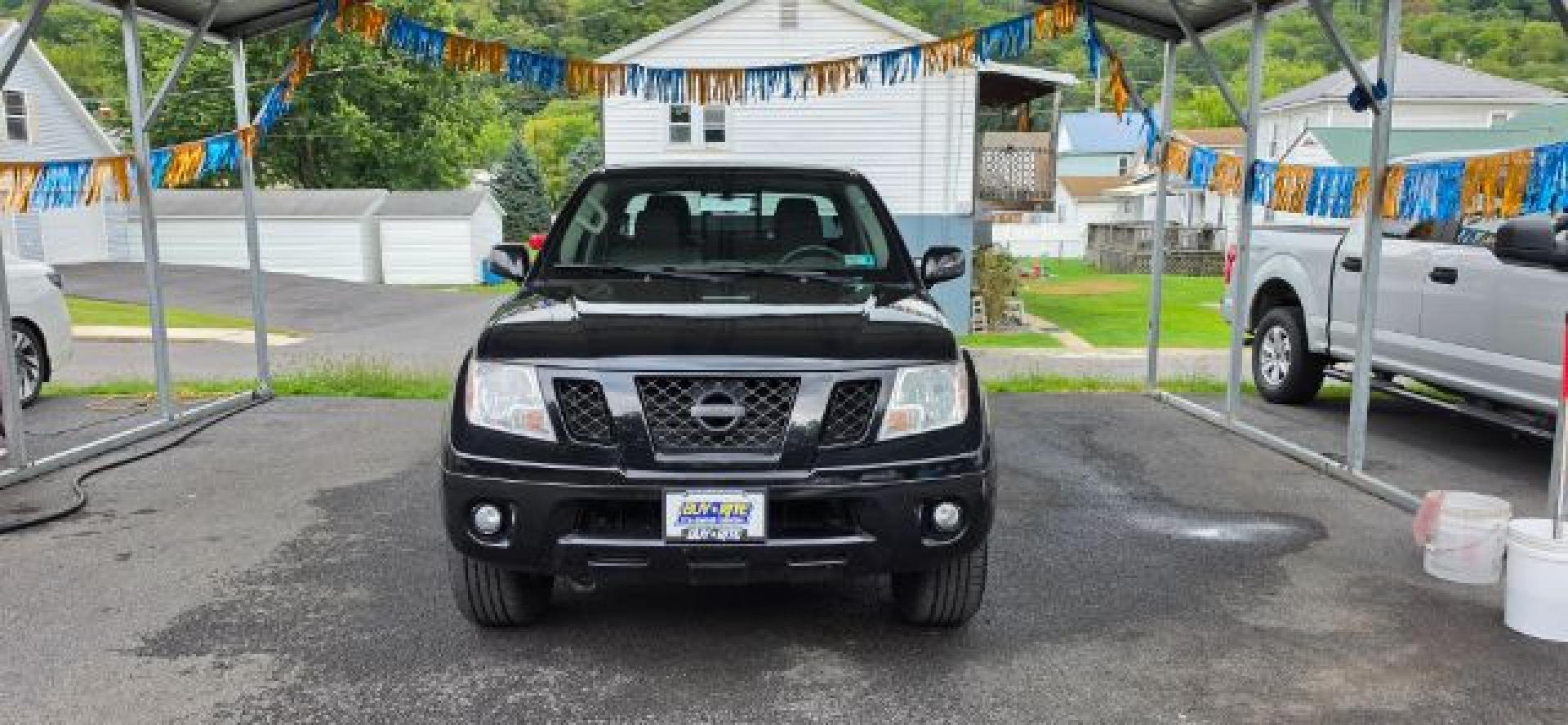 2020 BLACK /Steel Nissan Frontier Crew Cab SV 4x4 (1N6ED0EB5LN) with an 3.8 V6 engine, AT transmission, located at 353 S. Mineral St., Keyser, WV, 26726, (304) 788-7887, 39.436451, -78.981674- Photo#1