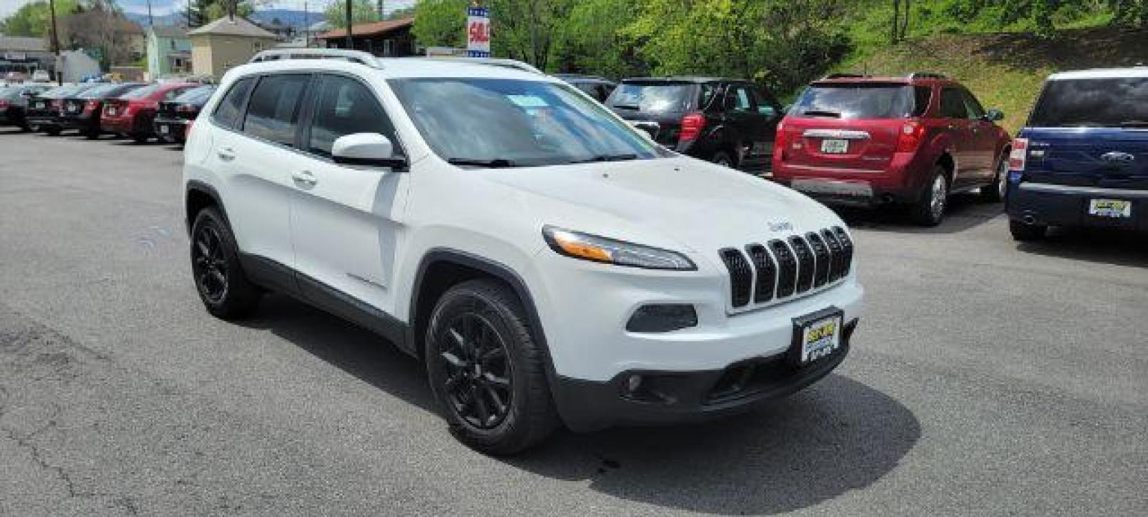 2016 WHITE Jeep Cherokee Latitude 4WD (1C4PJMCS1GW) with an 6 engine, AT transmission, located at 353 S. Mineral St., Keyser, WV, 26726, (304) 788-7887, 39.436451, -78.981674 - Photo #0