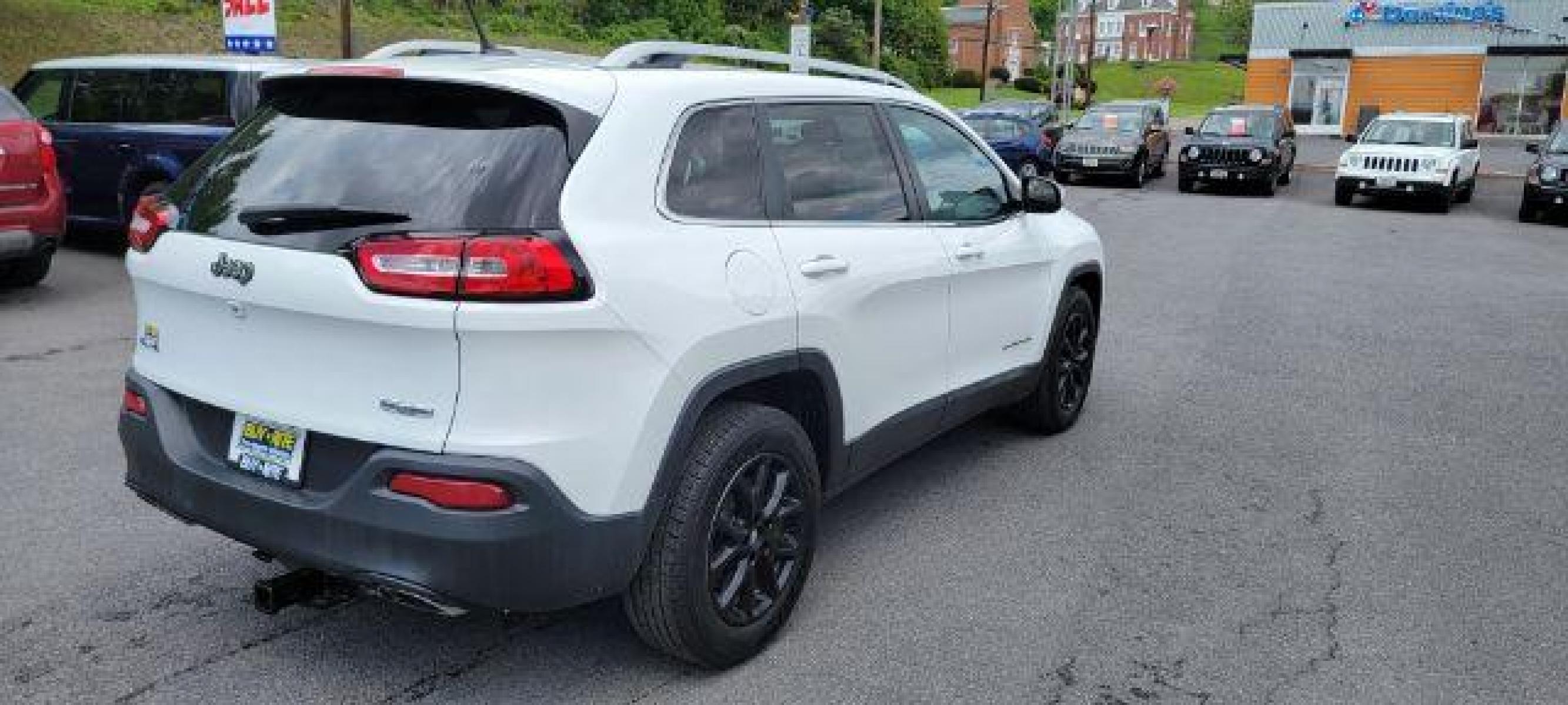 2016 WHITE Jeep Cherokee Latitude 4WD (1C4PJMCS1GW) with an 6 engine, AT transmission, located at 353 S. Mineral St., Keyser, WV, 26726, (304) 788-7887, 39.436451, -78.981674 - Photo #7