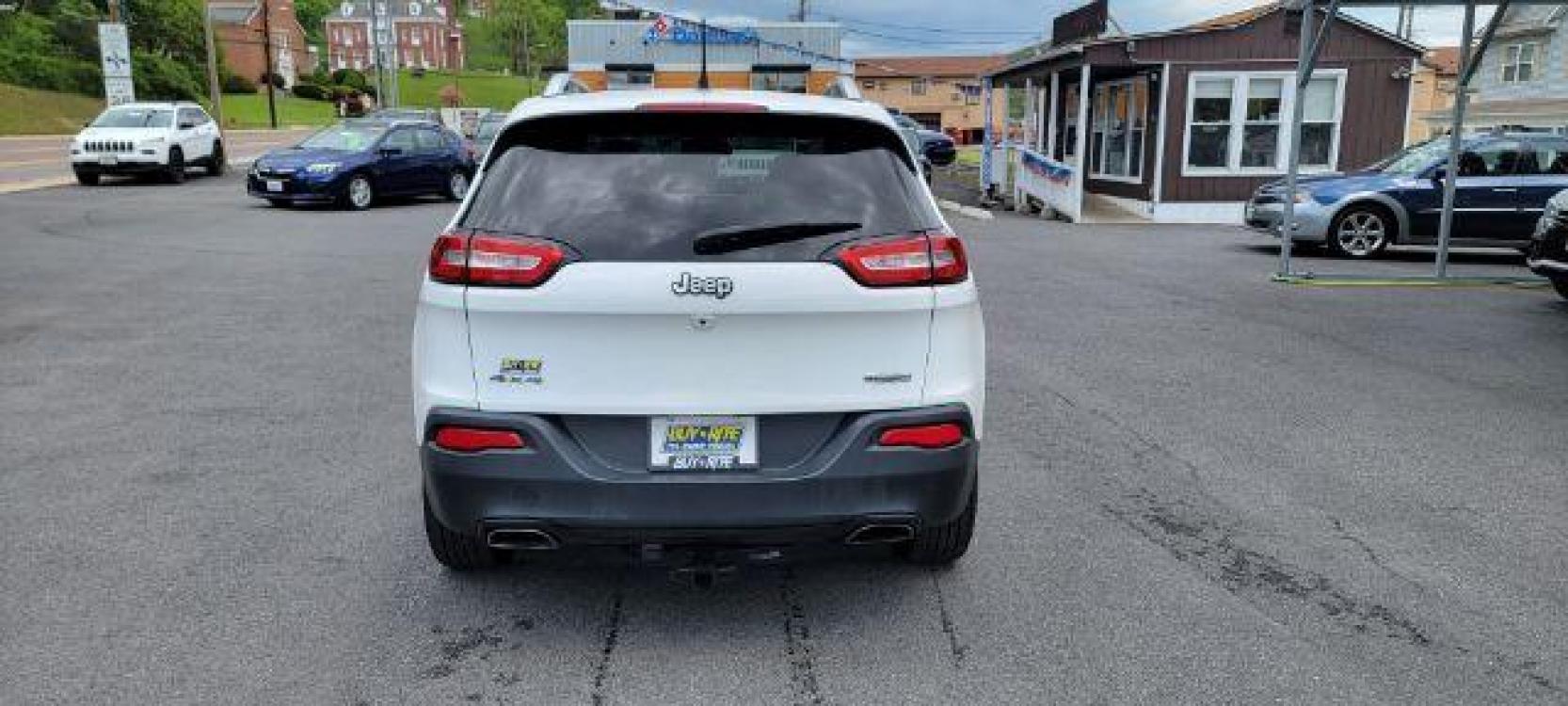 2016 WHITE Jeep Cherokee Latitude 4WD (1C4PJMCS1GW) with an 6 engine, AT transmission, located at 353 S. Mineral St., Keyser, WV, 26726, (304) 788-7887, 39.436451, -78.981674 - Photo #8