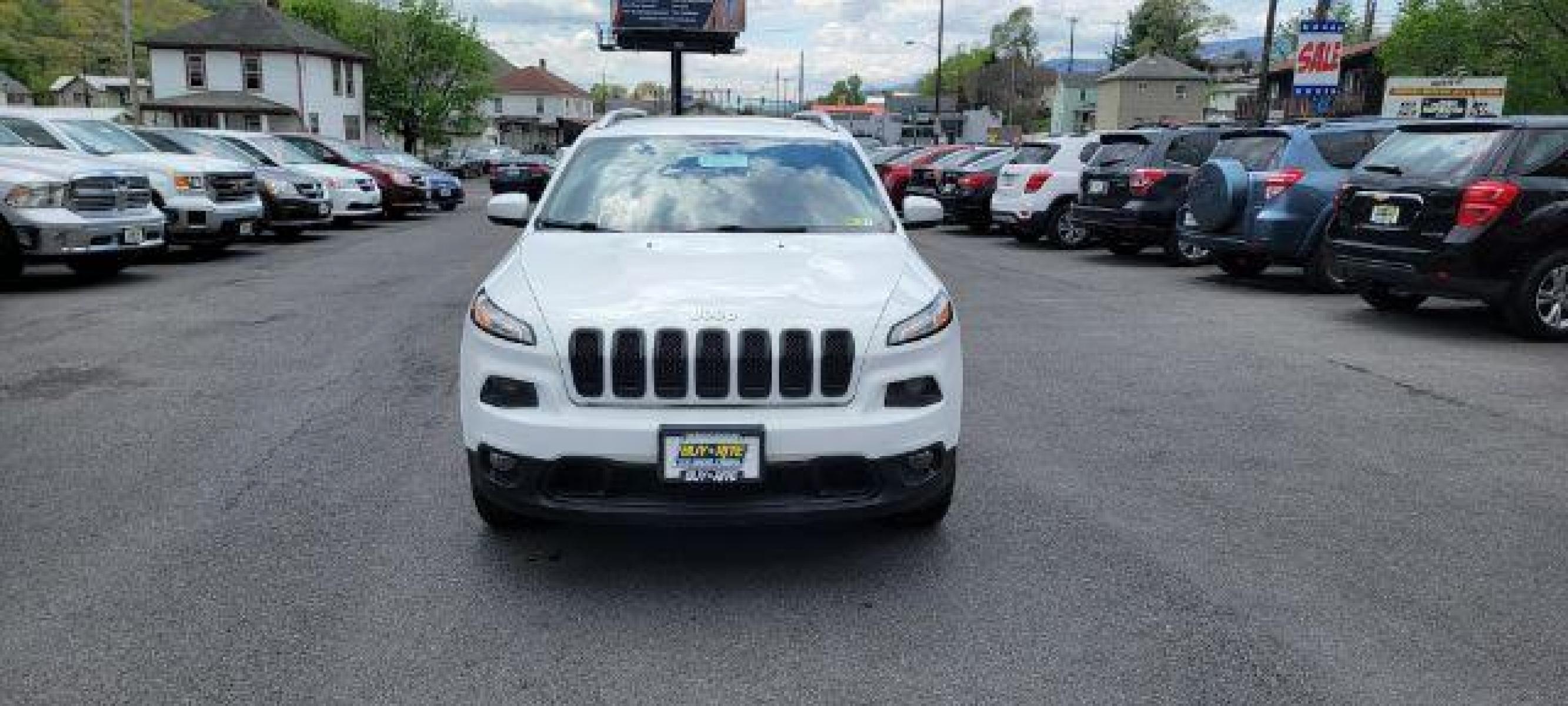 2016 WHITE Jeep Cherokee Latitude 4WD (1C4PJMCS1GW) with an 6 engine, AT transmission, located at 353 S. Mineral St., Keyser, WV, 26726, (304) 788-7887, 39.436451, -78.981674 - Photo #1