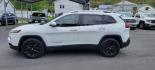 2016 WHITE Jeep Cherokee Latitude 4WD (1C4PJMCS1GW) with an 6 engine, AT transmission, located at 353 S. Mineral St., Keyser, WV, 26726, (304) 788-7887, 39.436451, -78.981674 - Photo #3