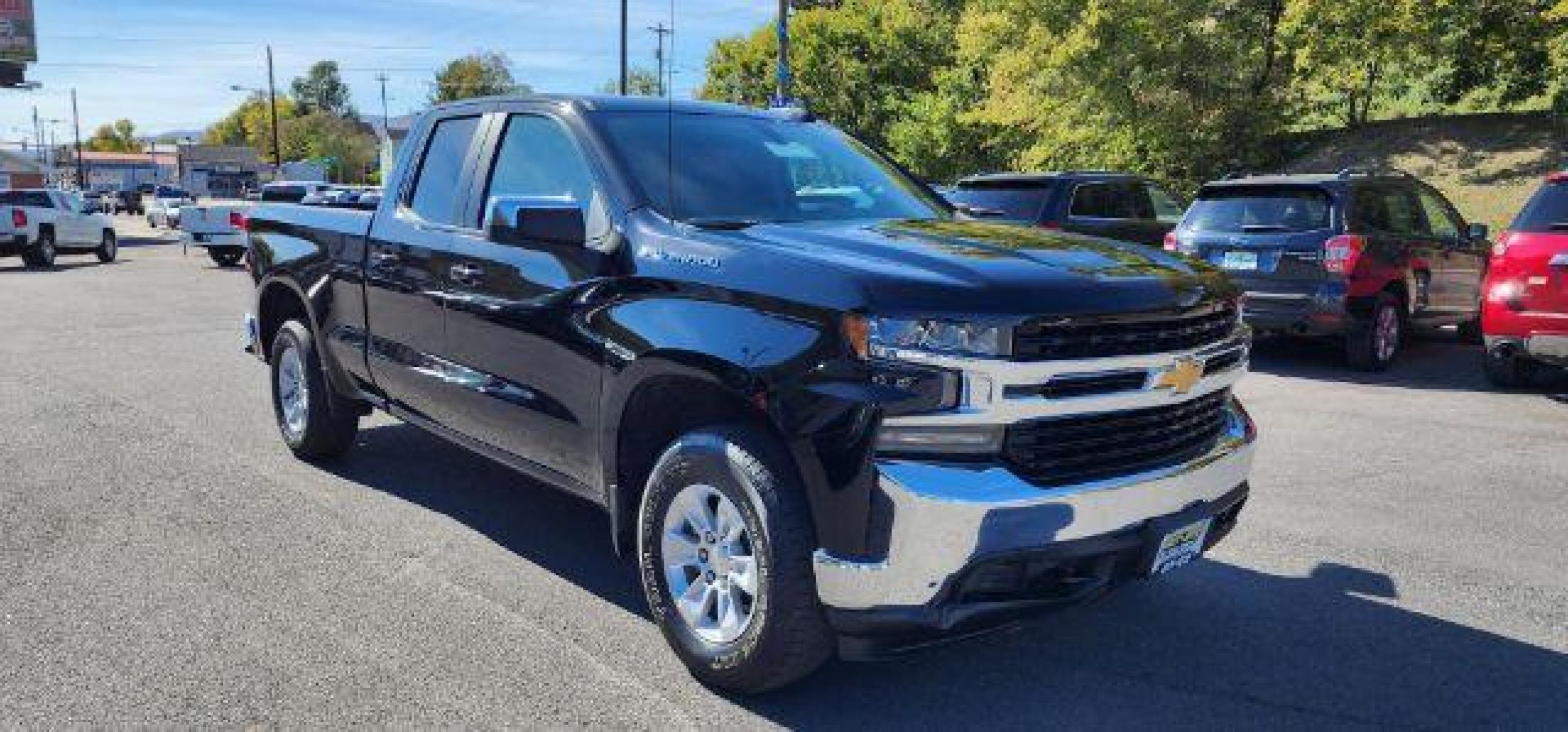 2019 BLACK /Jet Black, cloth Chevrolet Silverado 1500 LT Double Cab 4WD (1GCRYDED8KZ) with an 8 engine, AT transmission, located at 353 S. Mineral St., Keyser, WV, 26726, (304) 788-7887, 39.436451, -78.981674 - Photo #0