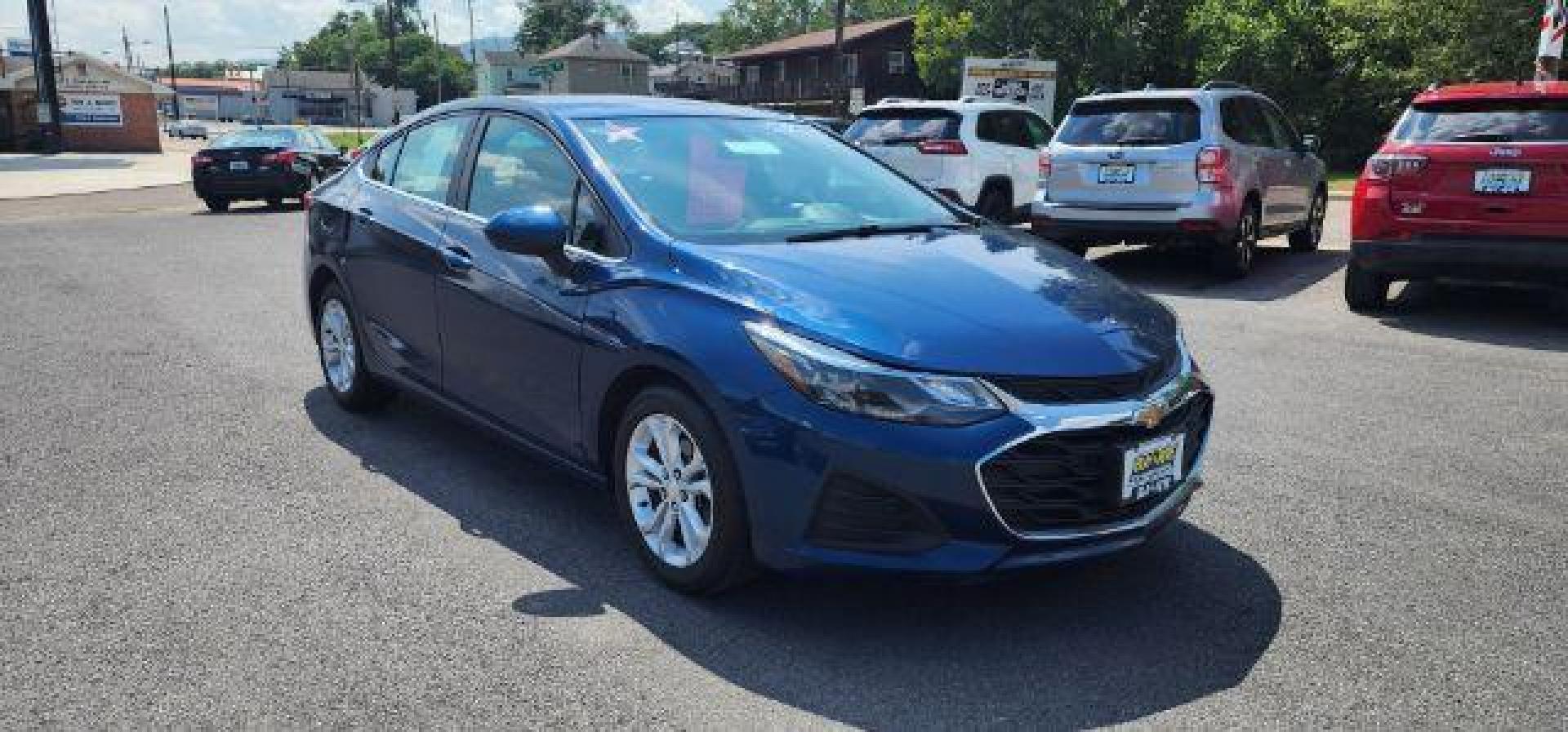 2019 BLUE /Jet Black/Galvanized, cloth Chevrolet Cruze LT Auto (1G1BE5SM6K7) with an 1.4 TRBO engine, AT transmission, located at 353 S. Mineral St., Keyser, WV, 26726, (304) 788-7887, 39.436451, -78.981674 - Photo#0