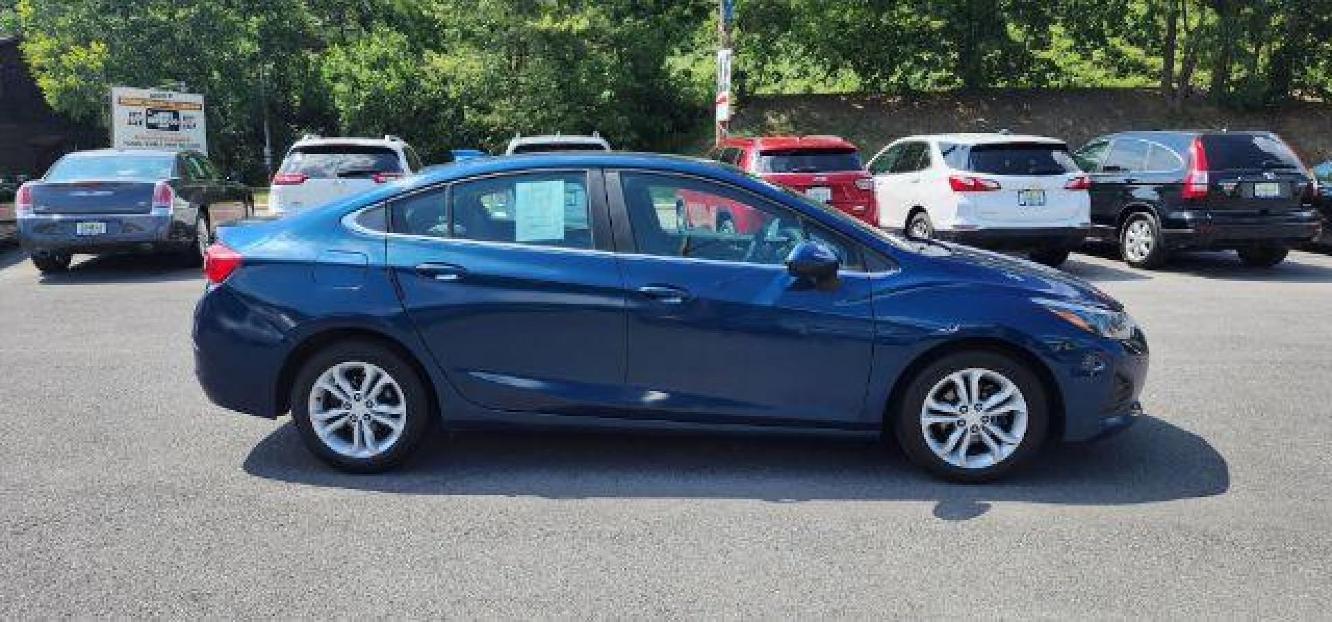 2019 BLUE /Jet Black/Galvanized, cloth Chevrolet Cruze LT Auto (1G1BE5SM6K7) with an 1.4 TRBO engine, AT transmission, located at 353 S. Mineral St., Keyser, WV, 26726, (304) 788-7887, 39.436451, -78.981674 - Photo#15