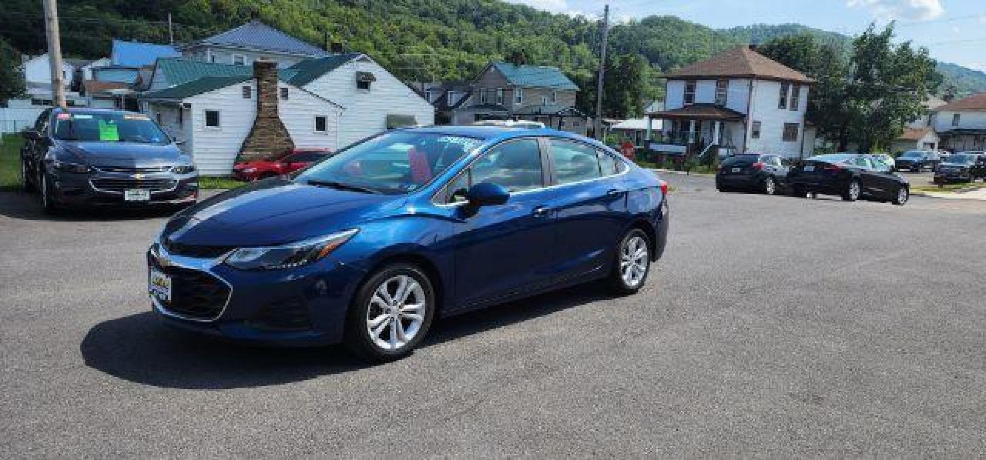 2019 BLUE /Jet Black/Galvanized, cloth Chevrolet Cruze LT Auto (1G1BE5SM6K7) with an 1.4 TRBO engine, AT transmission, located at 353 S. Mineral St., Keyser, WV, 26726, (304) 788-7887, 39.436451, -78.981674 - Photo#2