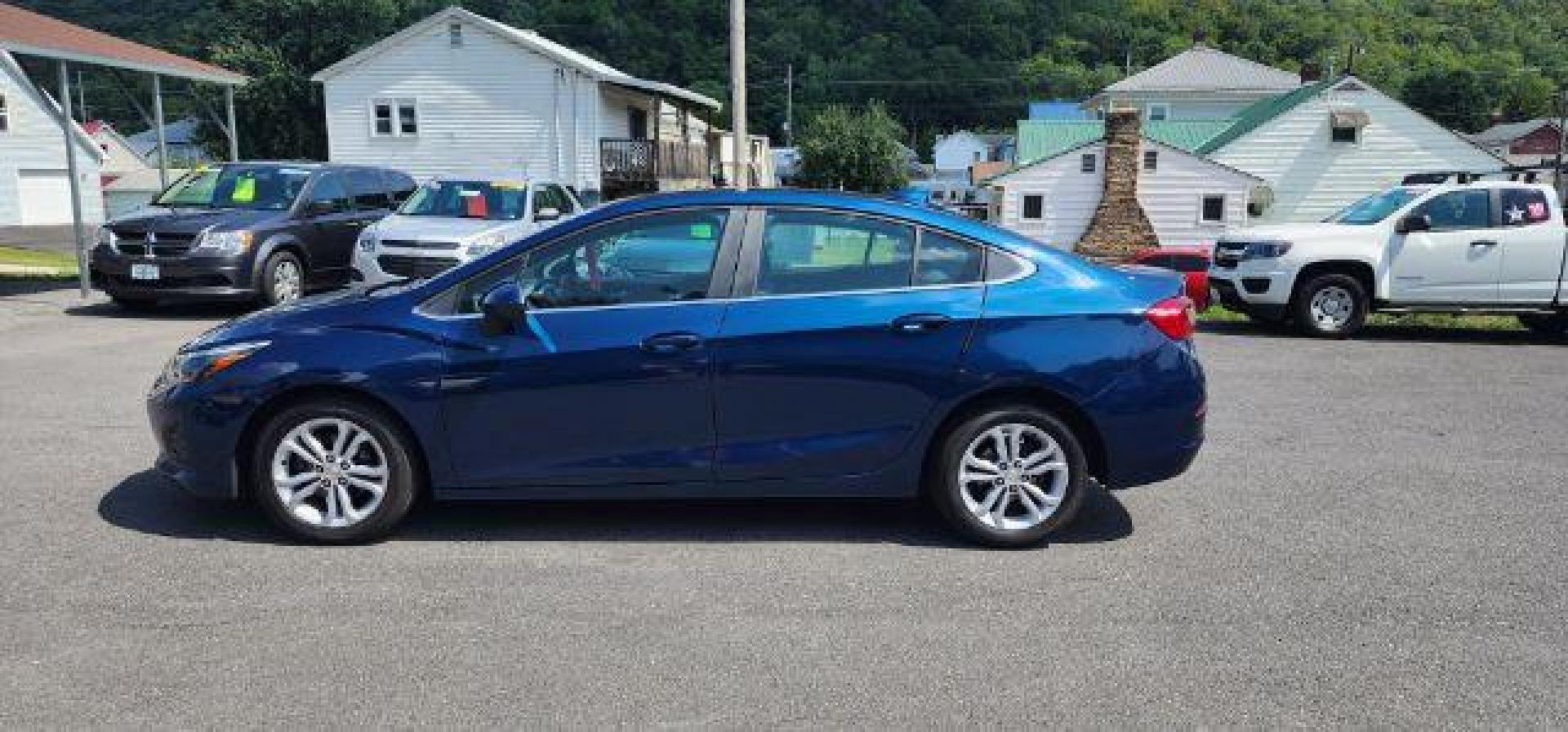 2019 BLUE /Jet Black/Galvanized, cloth Chevrolet Cruze LT Auto (1G1BE5SM6K7) with an 1.4 TRBO engine, AT transmission, located at 353 S. Mineral St., Keyser, WV, 26726, (304) 788-7887, 39.436451, -78.981674 - Photo#3