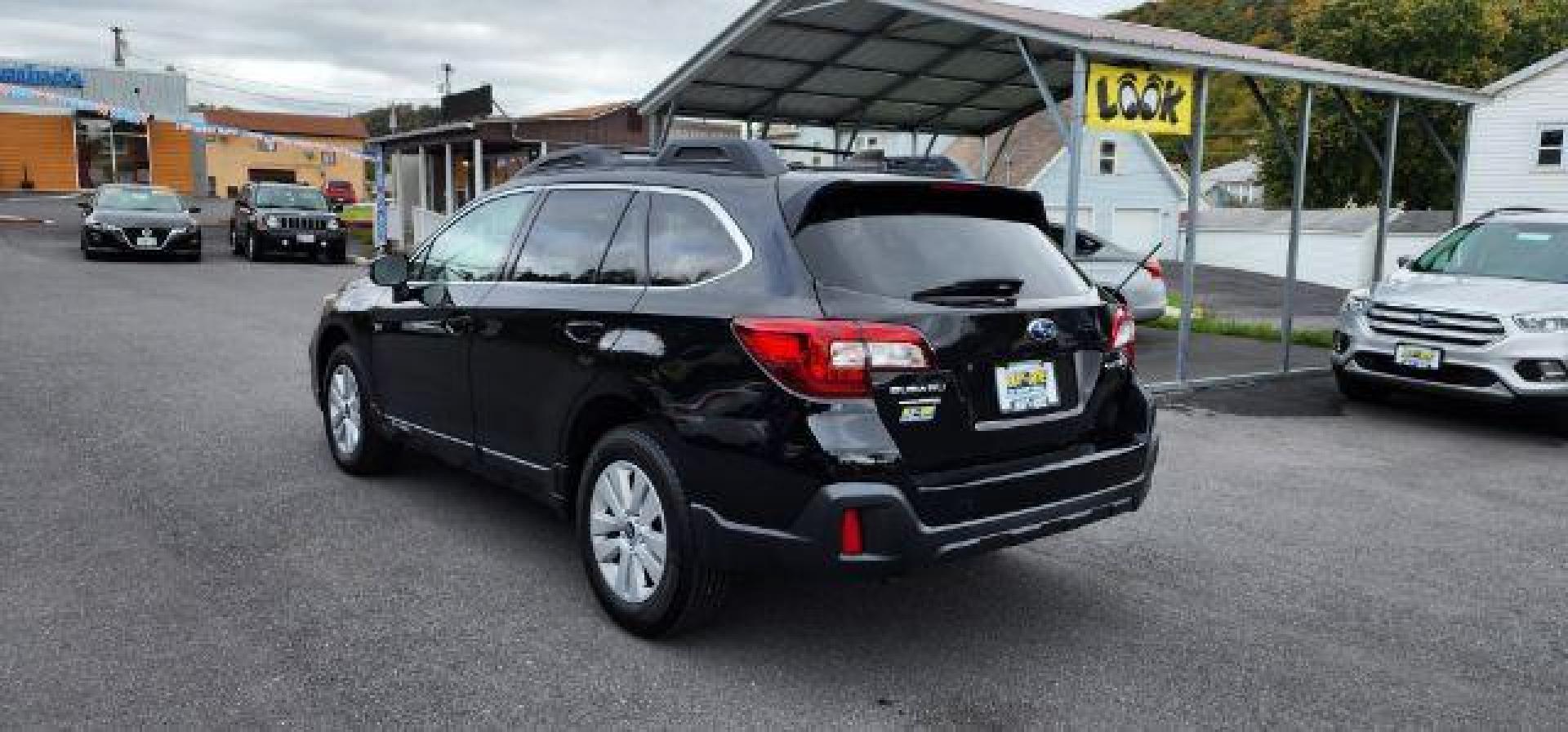 2019 BLACK /Slate Black Cloth, cloth Subaru Outback 2.5i Premium (4S4BSAFC3K3) with an 2.5 L4 engine, CVT transmission, located at 353 S. Mineral St., Keyser, WV, 26726, (304) 788-7887, 39.436451, -78.981674 - Photo#10