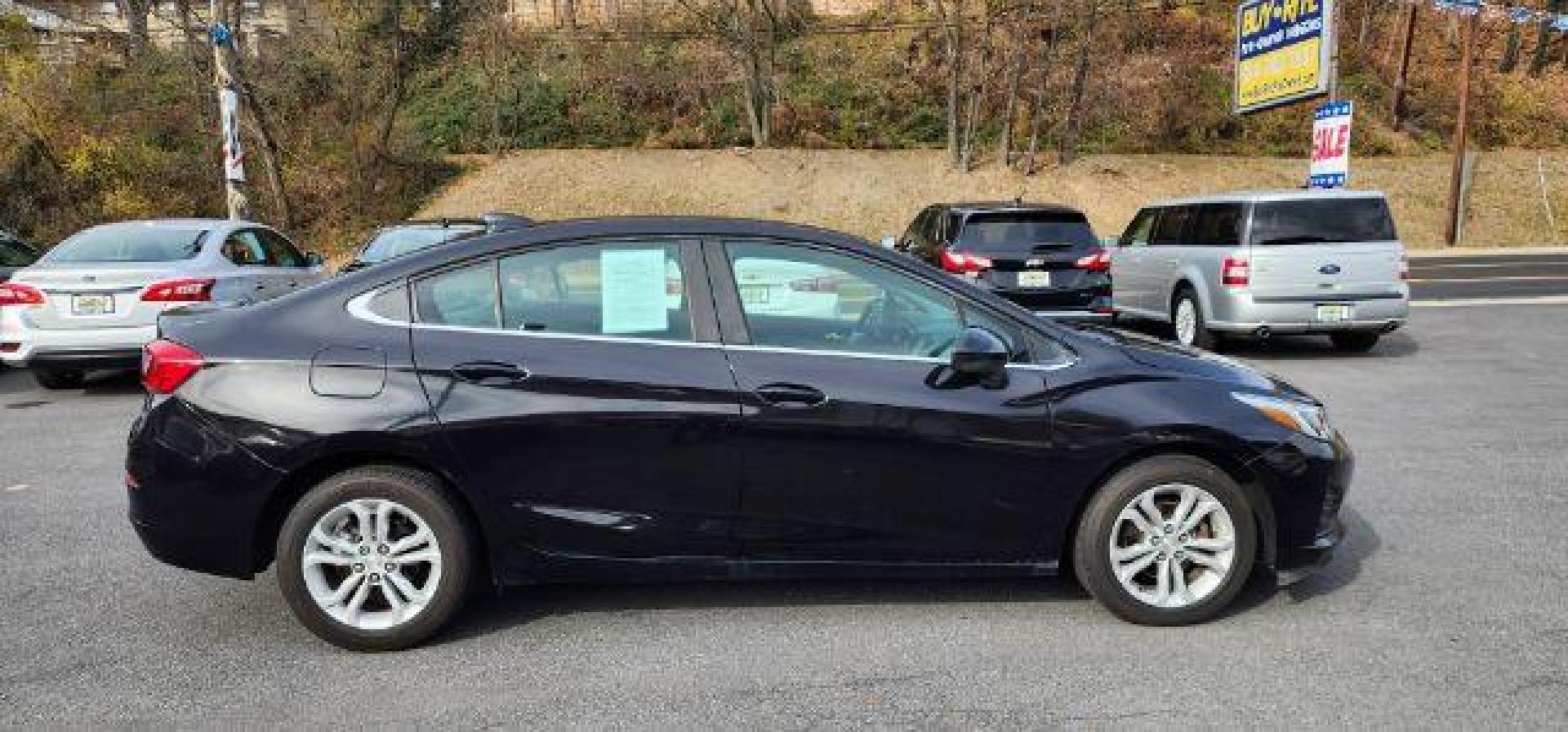 2019 BLACK /Jet Black, cloth Chevrolet Cruze LT Auto (1G1BE5SM4K7) with an 1.4 TRBO engine, AT transmission, located at 353 S. Mineral St., Keyser, WV, 26726, (304) 788-7887, 39.436451, -78.981674 - Photo#11