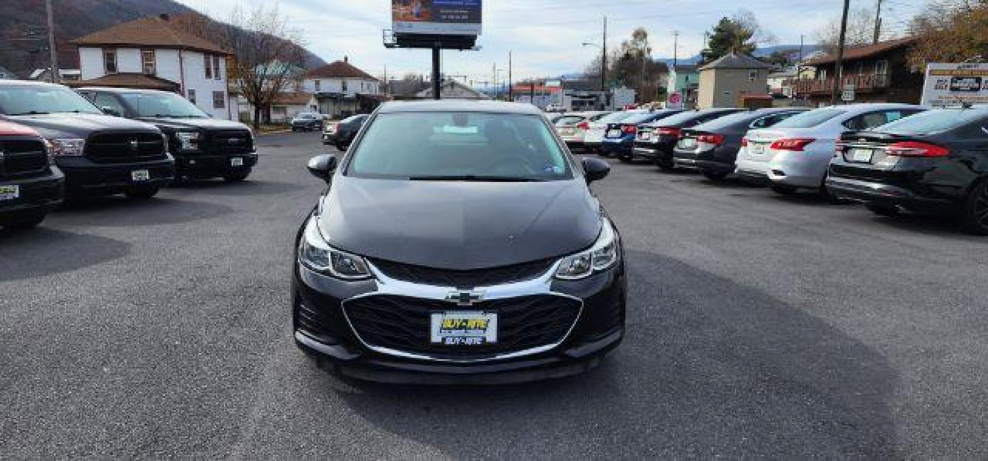 2019 BLACK /Jet Black, cloth Chevrolet Cruze LT Auto (1G1BE5SM4K7) with an 1.4 TRBO engine, AT transmission, located at 353 S. Mineral St., Keyser, WV, 26726, (304) 788-7887, 39.436451, -78.981674 - Photo#15