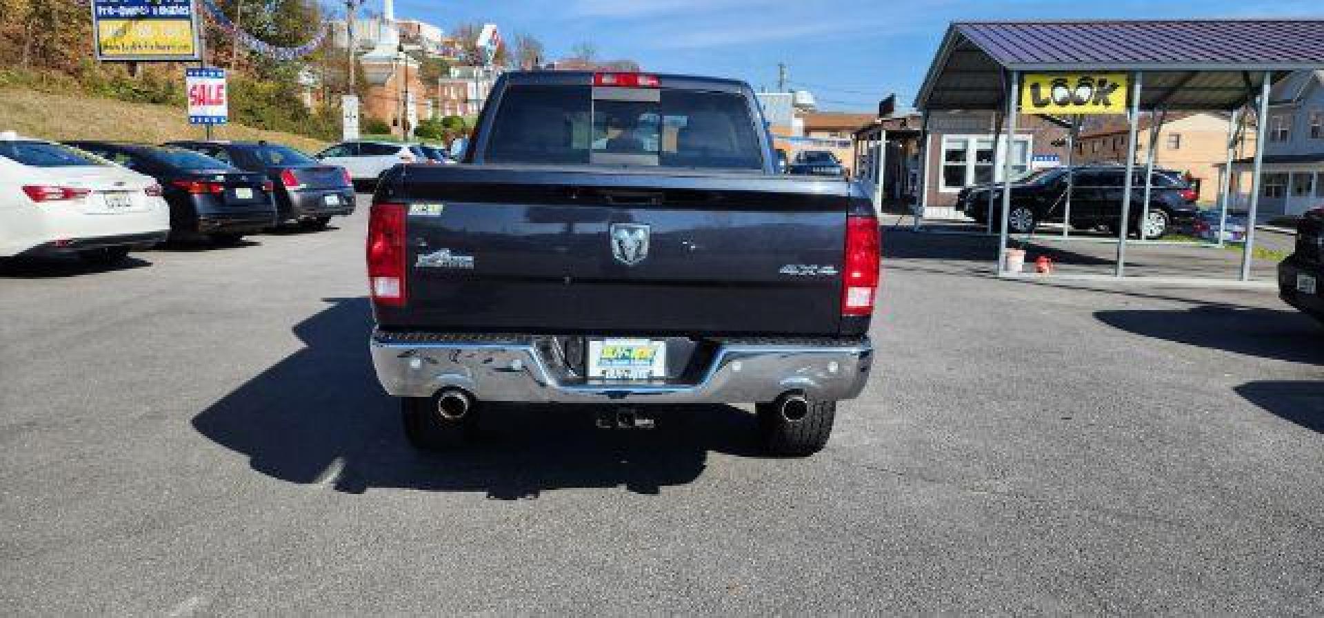 2016 DK GRAY /Black/Diesel Gray, cloth RAM 1500 SLT Crew Cab SWB 4WD (1C6RR7LT8GS) with an 5.7 V8 engine, AT transmission, located at 353 S. Mineral St., Keyser, WV, 26726, (304) 788-7887, 39.436451, -78.981674 - Photo#9