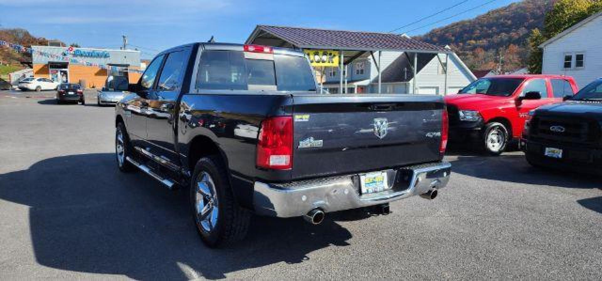 2016 DK GRAY /Black/Diesel Gray, cloth RAM 1500 SLT Crew Cab SWB 4WD (1C6RR7LT8GS) with an 5.7 V8 engine, AT transmission, located at 353 S. Mineral St., Keyser, WV, 26726, (304) 788-7887, 39.436451, -78.981674 - Photo#11