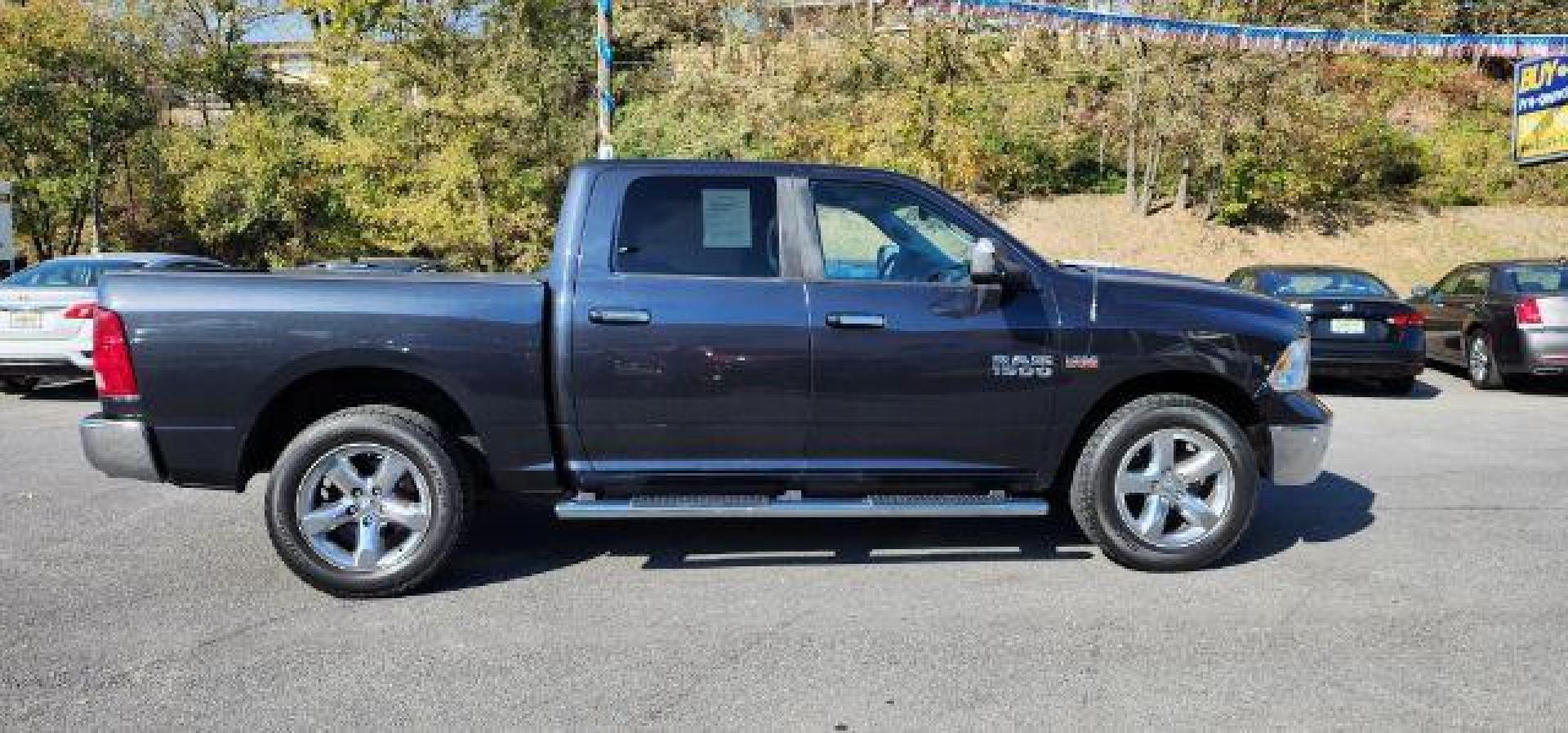 2016 DK GRAY /Black/Diesel Gray, cloth RAM 1500 SLT Crew Cab SWB 4WD (1C6RR7LT8GS) with an 5.7 V8 engine, AT transmission, located at 353 S. Mineral St., Keyser, WV, 26726, (304) 788-7887, 39.436451, -78.981674 - Photo#7