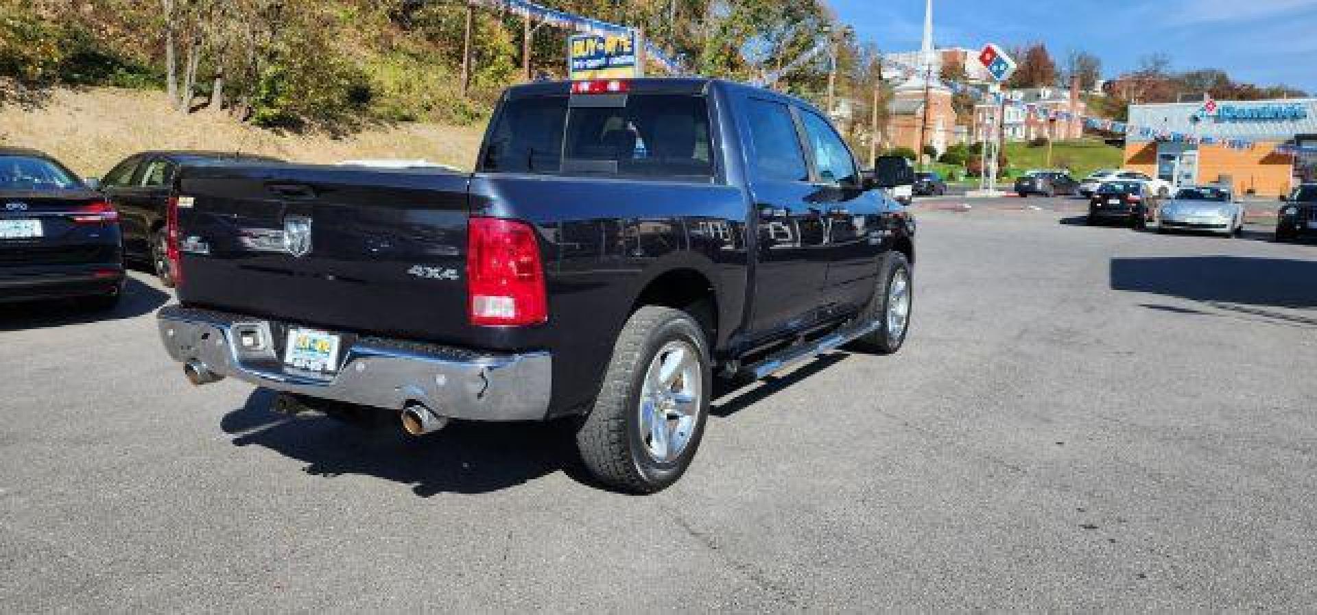 2016 DK GRAY /Black/Diesel Gray, cloth RAM 1500 SLT Crew Cab SWB 4WD (1C6RR7LT8GS) with an 5.7 V8 engine, AT transmission, located at 353 S. Mineral St., Keyser, WV, 26726, (304) 788-7887, 39.436451, -78.981674 - Photo#8