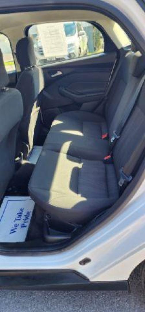 2018 WHITE /Charcoal Black Insert w/Warm Steel Surround, cloth Ford Focus SE Sedan (1FADP3F24JL) with an 2.0L L4 engine, AT transmission, located at 353 S. Mineral St., Keyser, WV, 26726, (304) 788-7887, 39.436451, -78.981674 - Photo#9