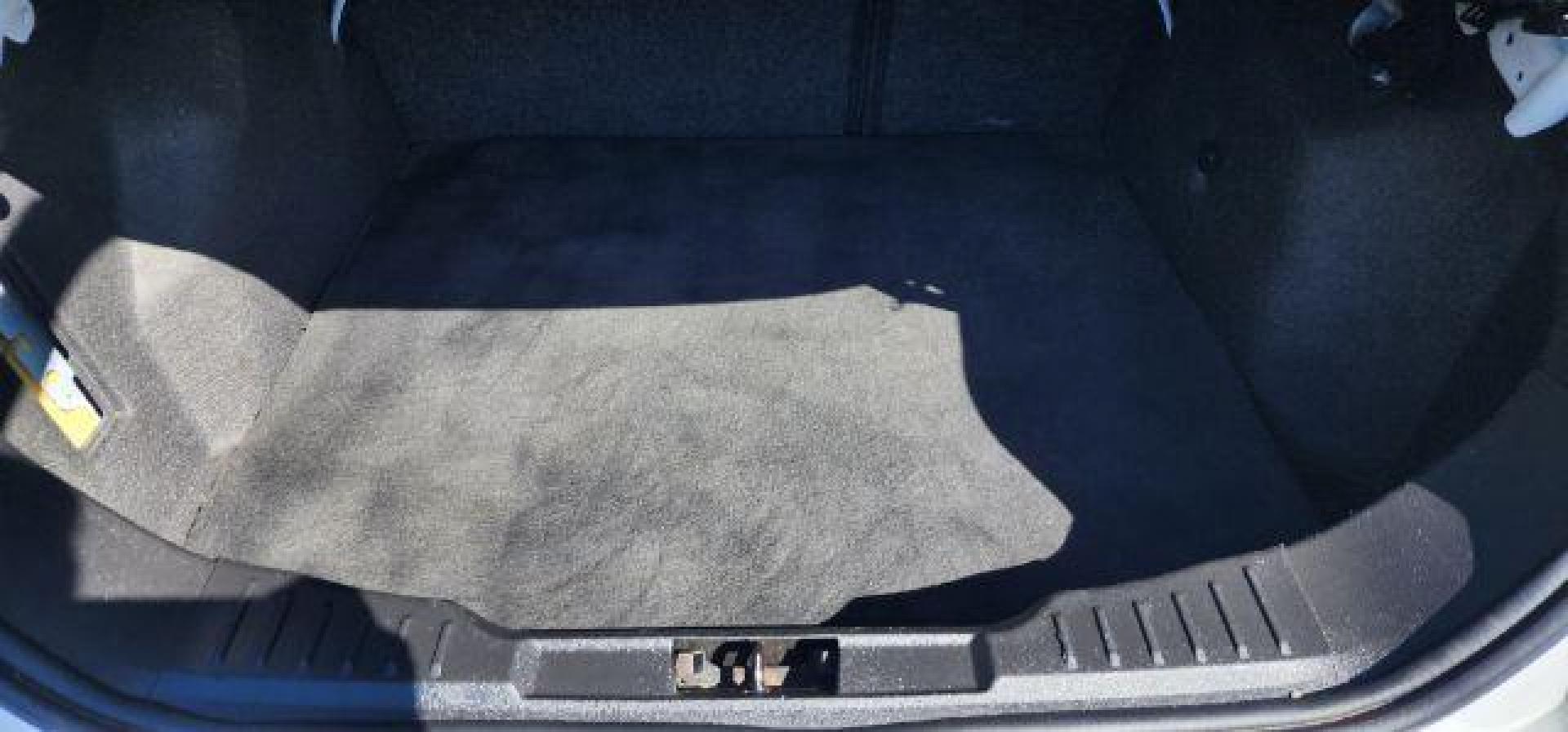 2018 WHITE /Charcoal Black Insert w/Warm Steel Surround, cloth Ford Focus SE Sedan (1FADP3F24JL) with an 2.0L L4 engine, AT transmission, located at 353 S. Mineral St., Keyser, WV, 26726, (304) 788-7887, 39.436451, -78.981674 - Photo#12