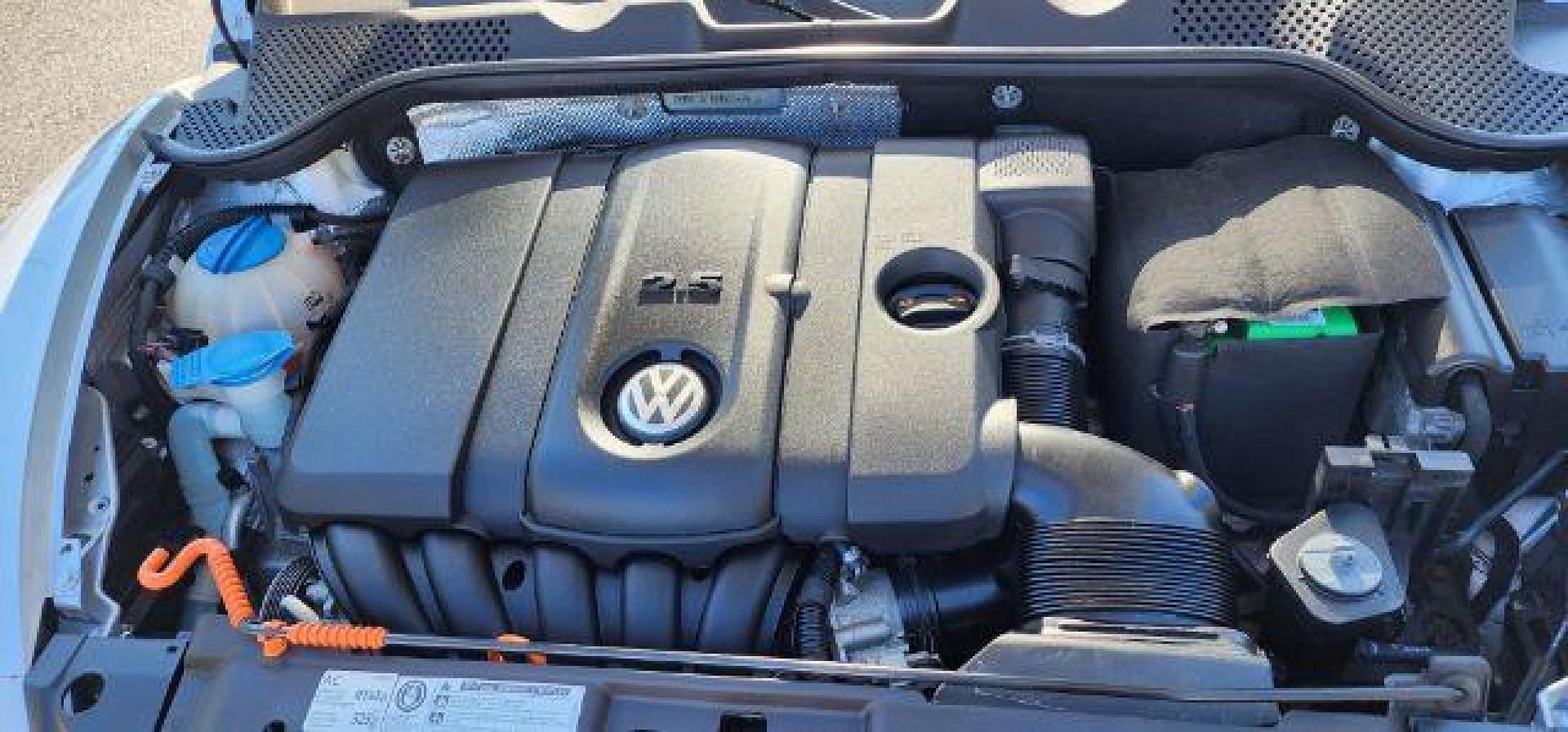 2012 SILVER /Leather Black Volkswagen Beetle Base (3VWHP7AT6CM) with an 2.5 L4 engine, 5SP transmission, located at 353 S. Mineral St., Keyser, WV, 26726, (304) 788-7887, 39.436451, -78.981674 - FOR A BETTER PRICE CALL PAUL AT 301-268-8150 - Photo#15