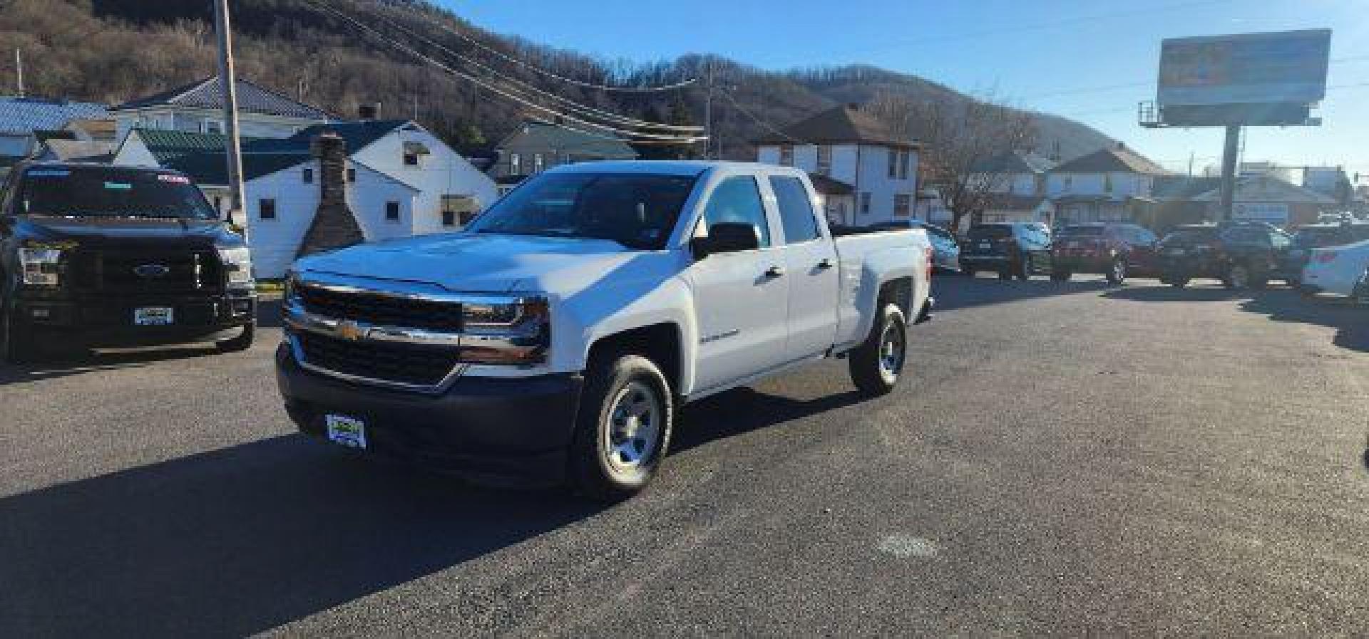 2019 WHITE /Jet Black, cloth Chevrolet Silverado 1500 Work Truck Double Cab 2WD (2GCRCNEC5K1) with an 5.3L V8 engine, AT transmission, located at 353 S. Mineral St., Keyser, WV, 26726, (304) 788-7887, 39.436451, -78.981674 - Photo#2