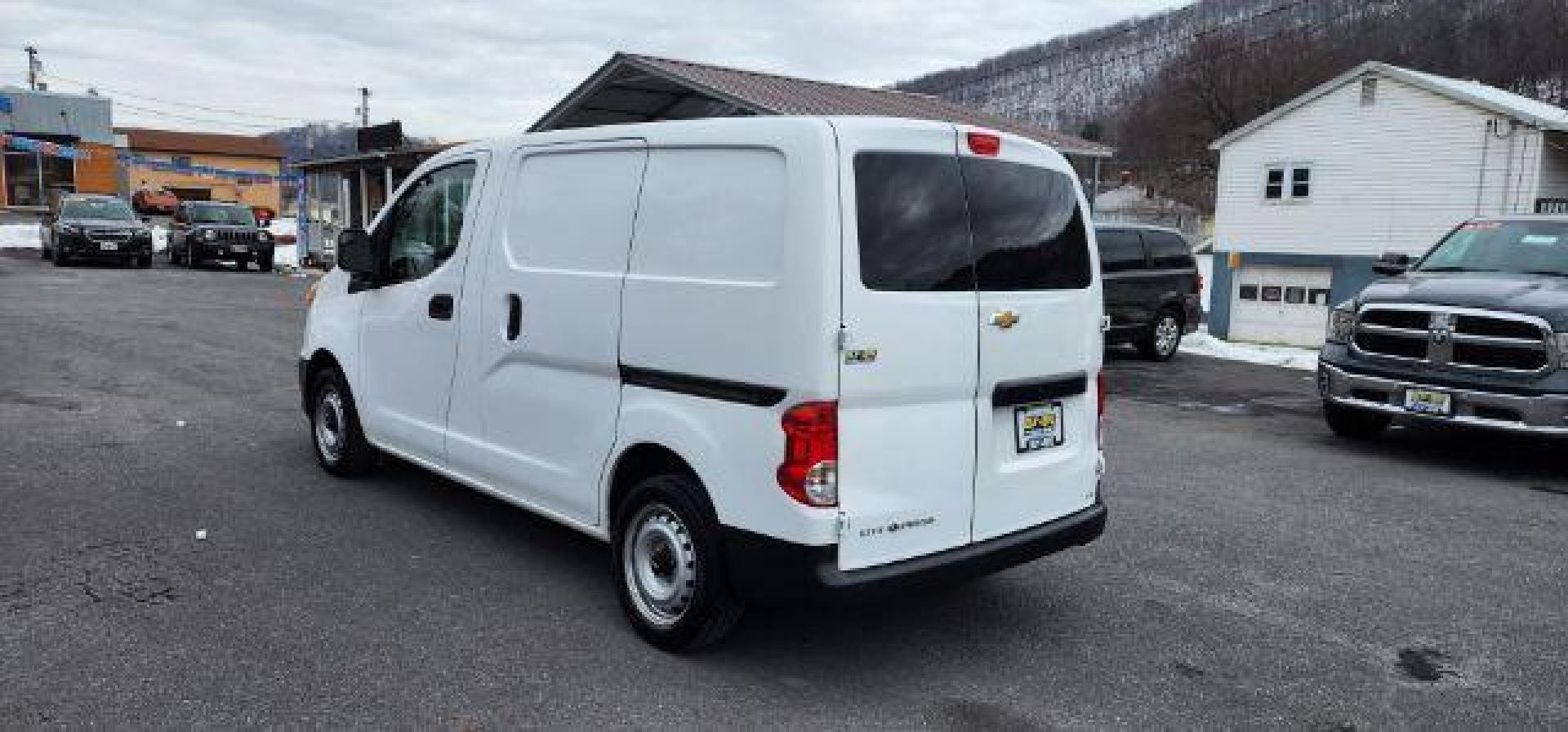 2018 WHITE /Medium Pewter, cloth Chevrolet City Express LT (3N63M0ZN5JK) with an 2.0L L4 engine, CVT transmission, located at 353 S. Mineral St., Keyser, WV, 26726, (304) 788-7887, 39.436451, -78.981674 - FOR A BETTER PRICE CALL PAUL AT 301-268-8150 - Photo#10