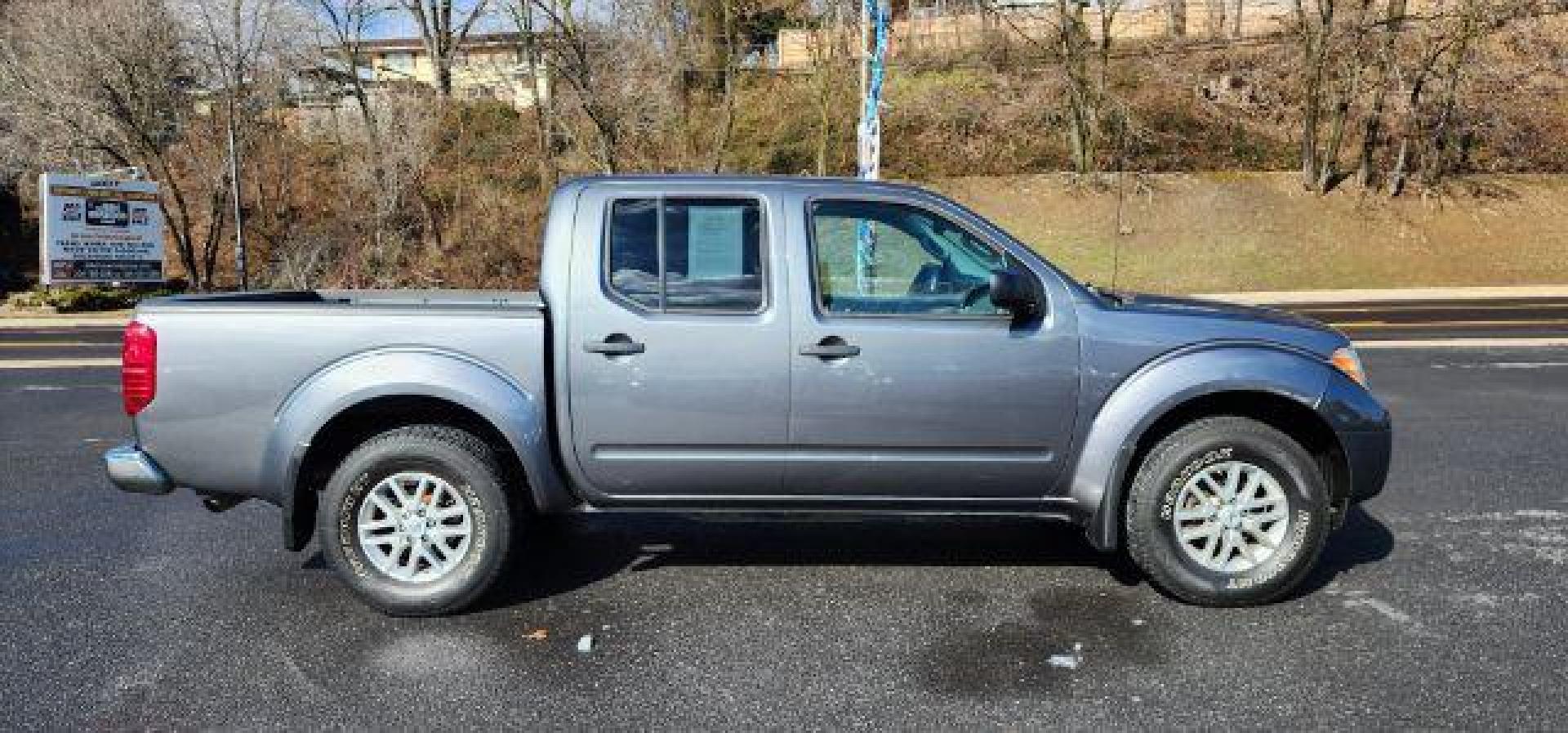 2016 GRAY /Cloth Nissan Frontier SV Crew Cab 4x4 (1N6AD0EV6GN) with an 4.0L V6 engine, AT transmission, located at 353 S. Mineral St., Keyser, WV, 26726, (304) 788-7887, 39.436451, -78.981674 - Photo#13