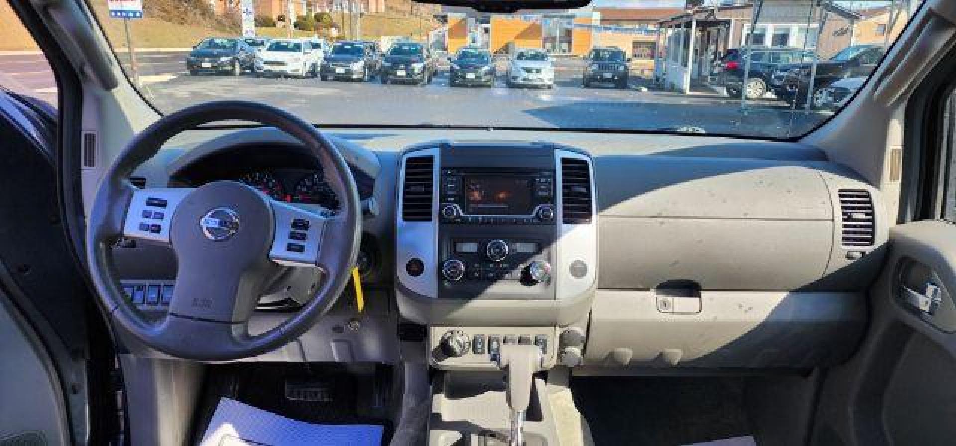 2016 GRAY /Cloth Nissan Frontier SV Crew Cab 4x4 (1N6AD0EV6GN) with an 4.0L V6 engine, AT transmission, located at 353 S. Mineral St., Keyser, WV, 26726, (304) 788-7887, 39.436451, -78.981674 - Photo#5