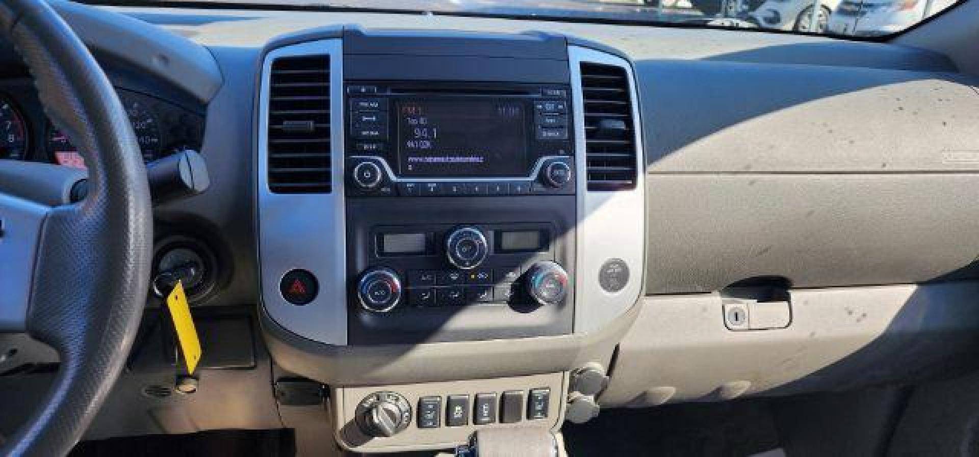 2016 GRAY /Cloth Nissan Frontier SV Crew Cab 4x4 (1N6AD0EV6GN) with an 4.0L V6 engine, AT transmission, located at 353 S. Mineral St., Keyser, WV, 26726, (304) 788-7887, 39.436451, -78.981674 - Photo#7