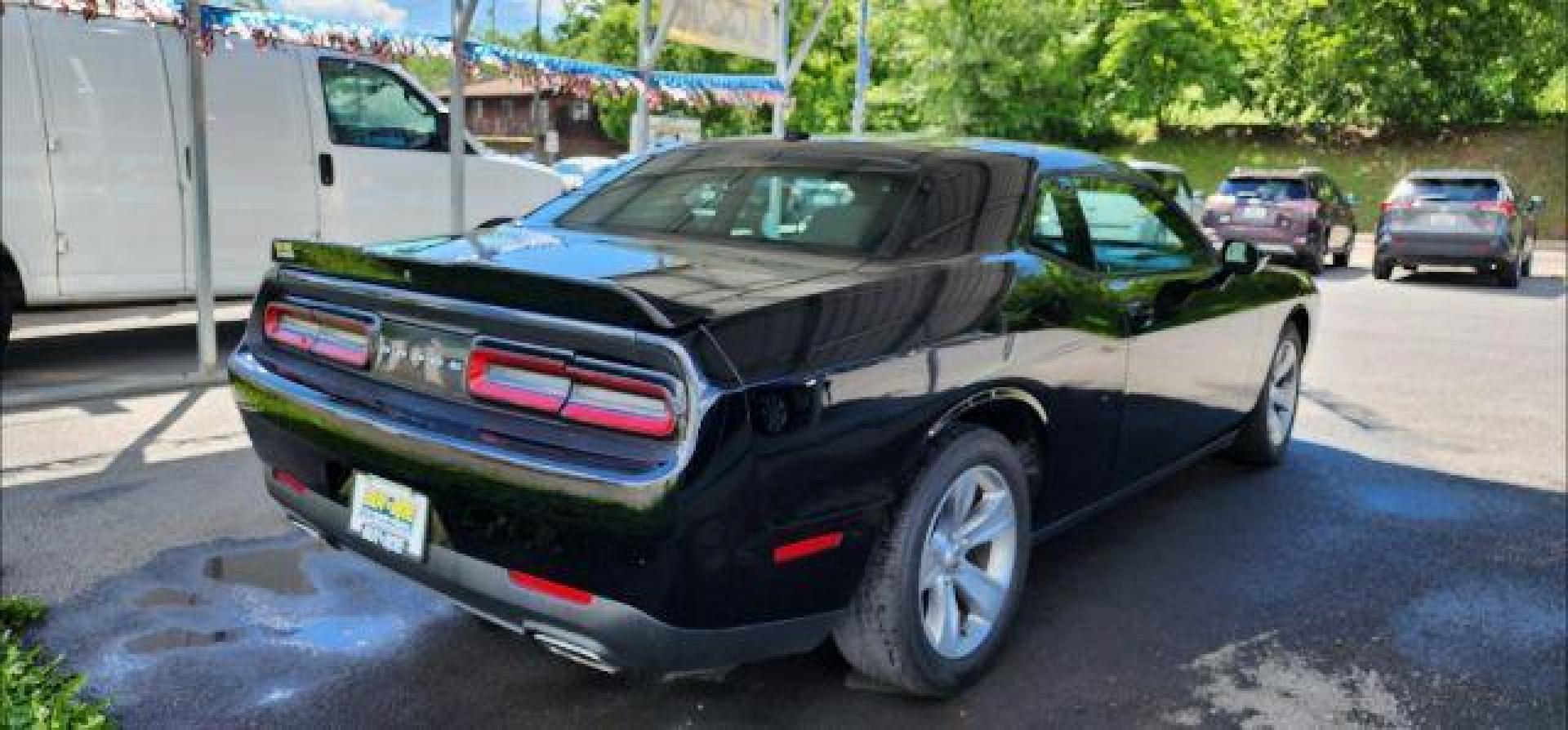 2018 BLACK /Black, cloth Dodge Challenger SXT (2C3CDZAG1JH) with an 3.6L V6 engine, AT transmission, located at 353 S. Mineral St., Keyser, WV, 26726, (304) 788-7887, 39.436451, -78.981674 - Photo#12