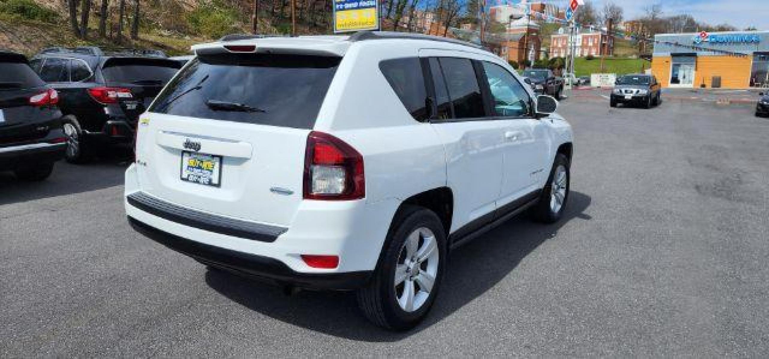 2016 WHITE /Dark Slate Gray/Light Pebble Beige, vinyl/cloth Jeep Compass Latitude 4WD (1C4NJDEB8GD) with an 2.4L L4 engine, AT transmission, located at 353 S. Mineral St., Keyser, WV, 26726, (304) 788-7887, 39.436451, -78.981674 - FOR A BETTER PRICE CALL PAUL AT 301-268-8150 - Photo #12