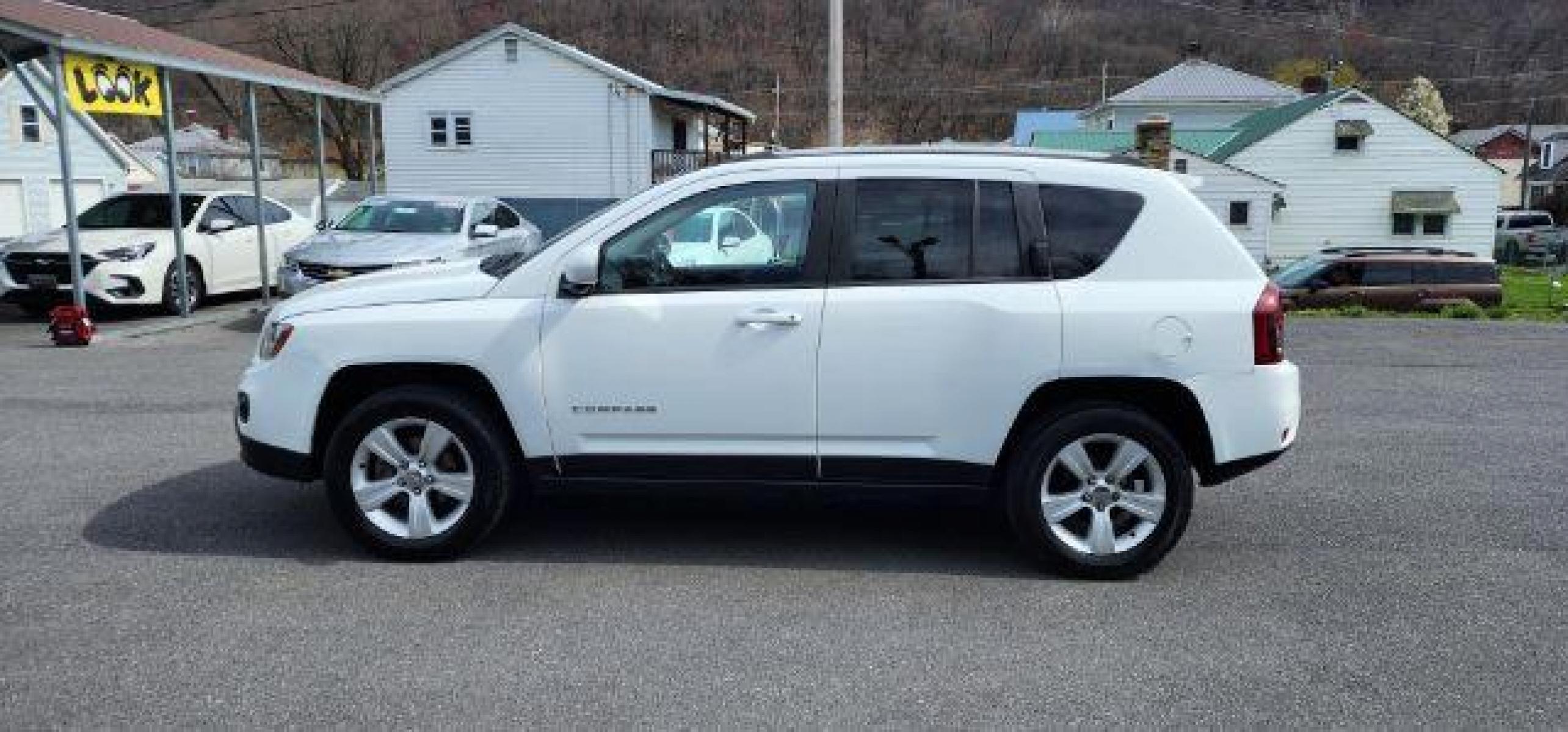 2016 WHITE /Dark Slate Gray/Light Pebble Beige, vinyl/cloth Jeep Compass Latitude 4WD (1C4NJDEB8GD) with an 2.4L L4 engine, AT transmission, located at 353 S. Mineral St., Keyser, WV, 26726, (304) 788-7887, 39.436451, -78.981674 - FOR A BETTER PRICE CALL PAUL AT 301-268-8150 - Photo #3