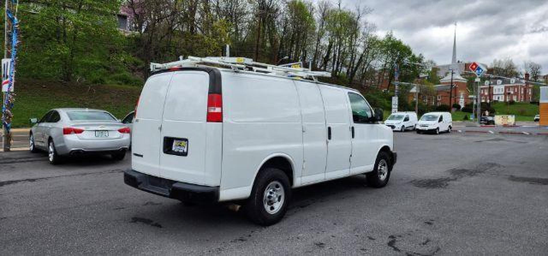 2017 WHITE /Medium Pewter, vinyl Chevrolet Express 2500 Cargo (1GCWGAFF5H1) with an 4.8L V8 engine, AT transmission, located at 353 S. Mineral St., Keyser, WV, 26726, (304) 788-7887, 39.436451, -78.981674 - Photo#11