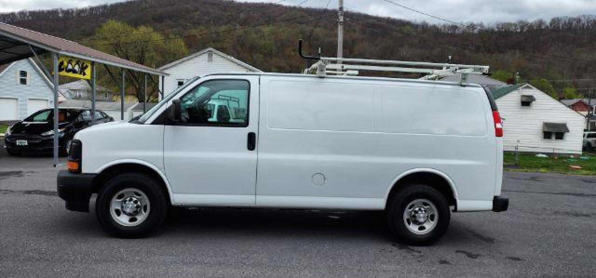 2017 WHITE /Medium Pewter, vinyl Chevrolet Express 2500 Cargo (1GCWGAFF5H1) with an 4.8L V8 engine, AT transmission, located at 353 S. Mineral St., Keyser, WV, 26726, (304) 788-7887, 39.436451, -78.981674 - Photo#3