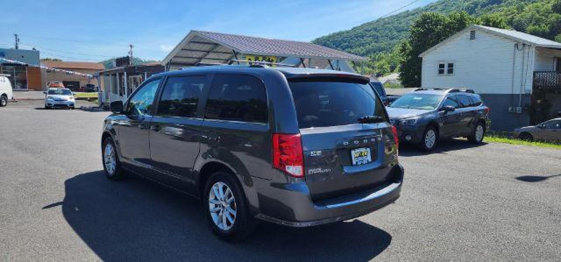 2019 GRAY /Black/Light Graystone, leather/suede Dodge Grand Caravan SXT (2C4RDGCG2KR) with an 3.6L V6 engine, AT transmission, located at 353 S. Mineral St., Keyser, WV, 26726, (304) 788-7887, 39.436451, -78.981674 - FOR A BETTER PRICE CALL PAUL AT 301-268-8150 - Photo#9