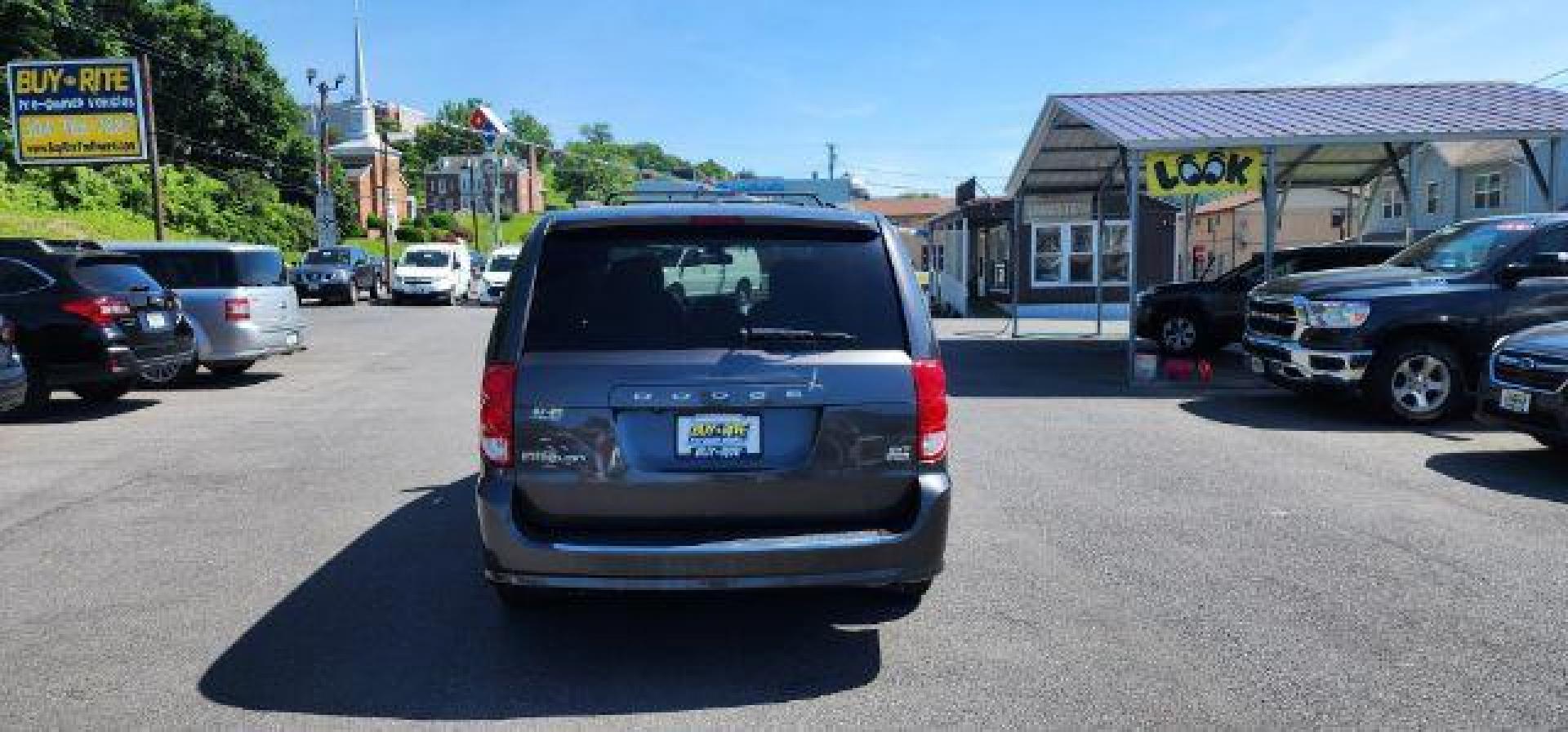 2019 GRAY /Black/Light Graystone, leather/suede Dodge Grand Caravan SXT (2C4RDGCG2KR) with an 3.6L V6 engine, AT transmission, located at 353 S. Mineral St., Keyser, WV, 26726, (304) 788-7887, 39.436451, -78.981674 - FOR A BETTER PRICE CALL PAUL AT 301-268-8150 - Photo#10