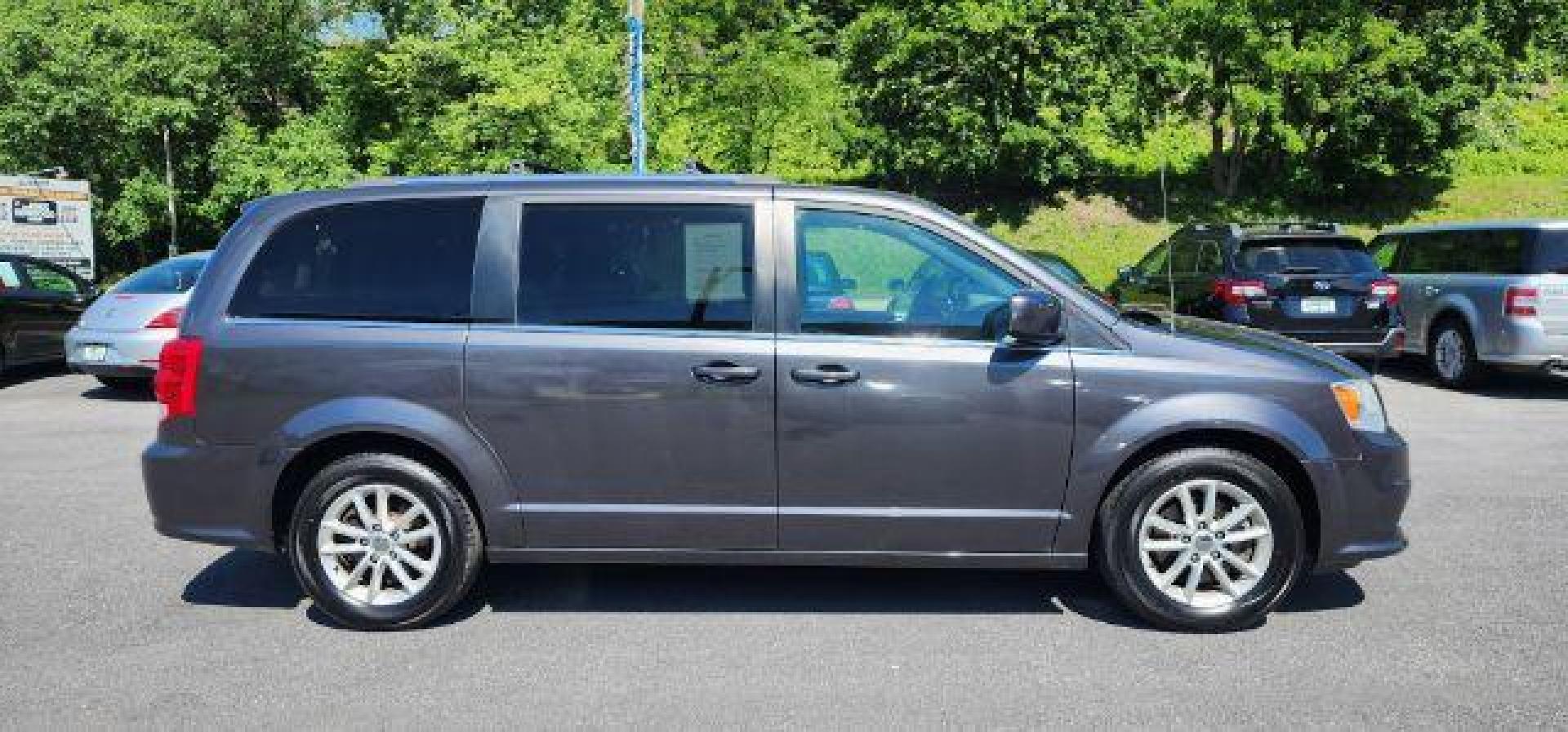 2019 GRAY /Black/Light Graystone, leather/suede Dodge Grand Caravan SXT (2C4RDGCG2KR) with an 3.6L V6 engine, AT transmission, located at 353 S. Mineral St., Keyser, WV, 26726, (304) 788-7887, 39.436451, -78.981674 - FOR A BETTER PRICE CALL PAUL AT 301-268-8150 - Photo#13