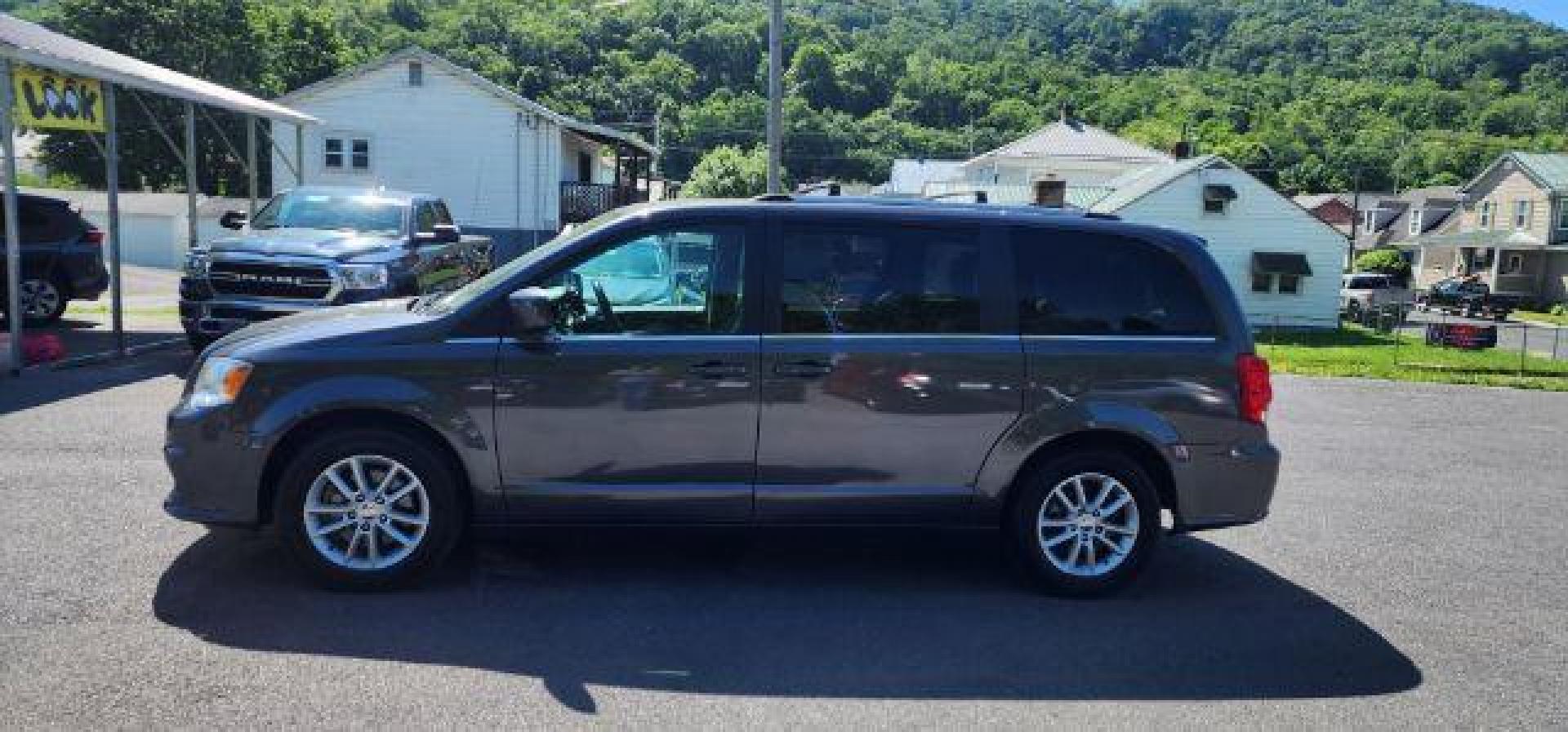 2019 GRAY /Black/Light Graystone, leather/suede Dodge Grand Caravan SXT (2C4RDGCG2KR) with an 3.6L V6 engine, AT transmission, located at 353 S. Mineral St., Keyser, WV, 26726, (304) 788-7887, 39.436451, -78.981674 - FOR A BETTER PRICE CALL PAUL AT 301-268-8150 - Photo#3