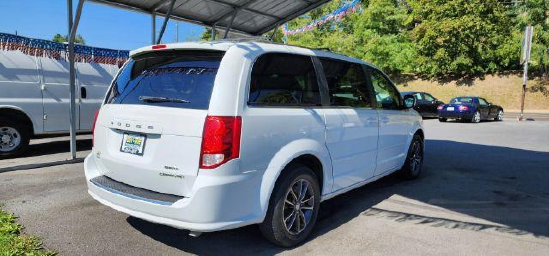 2017 WHITE /Black, leather/suede Dodge Grand Caravan SXT (2C4RDGCG8HR) with an 3.6L V6 engine, AT transmission, located at 353 S. Mineral St., Keyser, WV, 26726, (304) 788-7887, 39.436451, -78.981674 - FOR A BETTER PRICE CALL PAUL AT 301-268-8150 - Photo#13