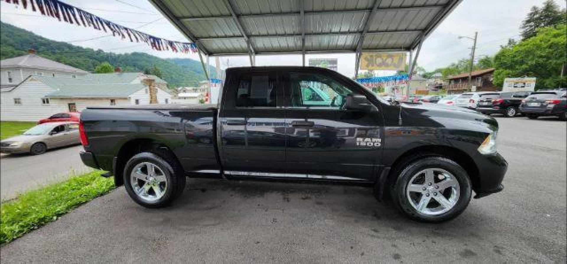 2018 BLACK /Black/Diesel Gray (Fleet), cloth RAM 1500 Tradesman Quad Cab 4WD (1C6RR7FG7JS) with an 3.6L V6 engine, AT transmission, located at 353 S. Mineral St., Keyser, WV, 26726, (304) 788-7887, 39.436451, -78.981674 - FOR A BETTER PRICE CALL PAUL AT 301-268-8150 - Photo#12