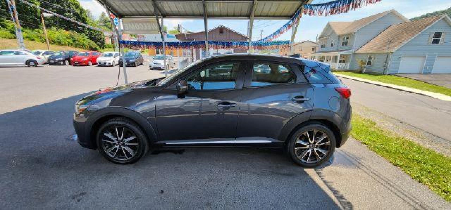 2016 Gray Mazda CX-3 SUV (JM1DKBD7XG0) with an 2.0l L4 engine, AT transmission, located at 353 S. Mineral St., Keyser, WV, 26726, (304) 788-7887, 39.436451, -78.981674 - FOR A BETTER PRICE CALL PAUL AT 301-268-8150 - Photo#3