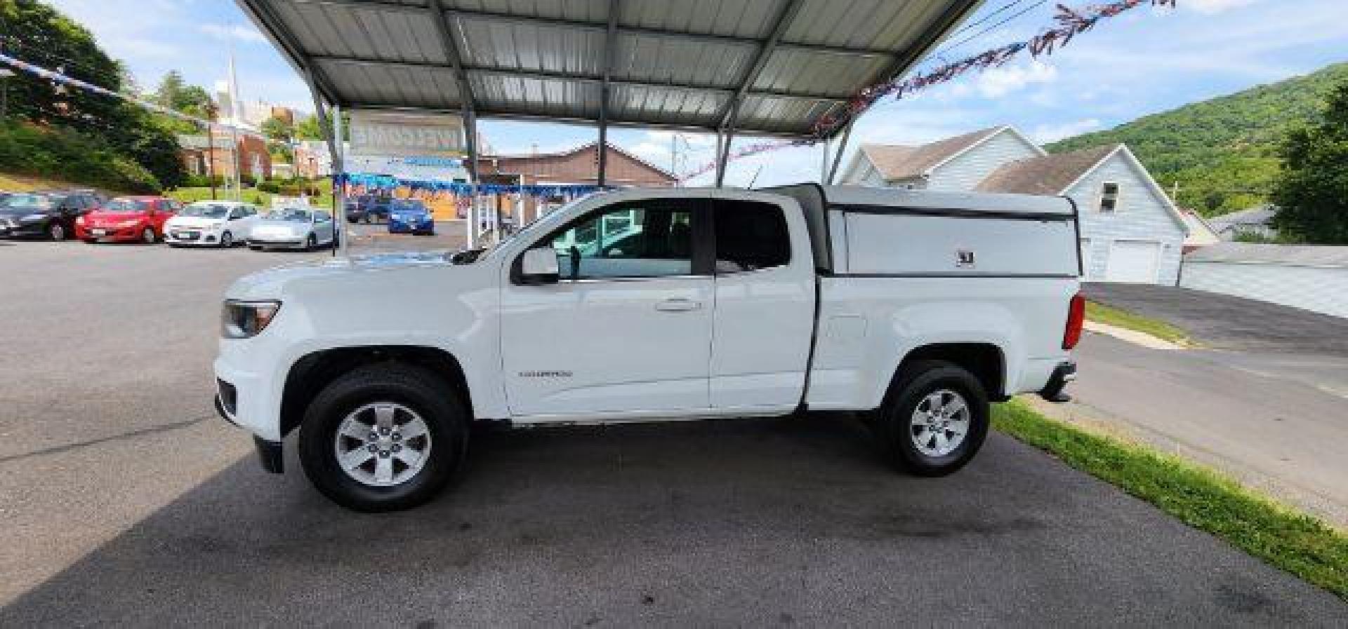 2017 WHITE /Jet Black/Dark Ash, cloth Chevrolet Colorado Work Truck Ext. Cab 4WD (1GCHTBEA1H1) with an 2.5 L4 engine, AT transmission, located at 353 S. Mineral St., Keyser, WV, 26726, (304) 788-7887, 39.436451, -78.981674 - FOR A BETTER PRICE CALL PAUL AT 301-268-8150 - Photo#3