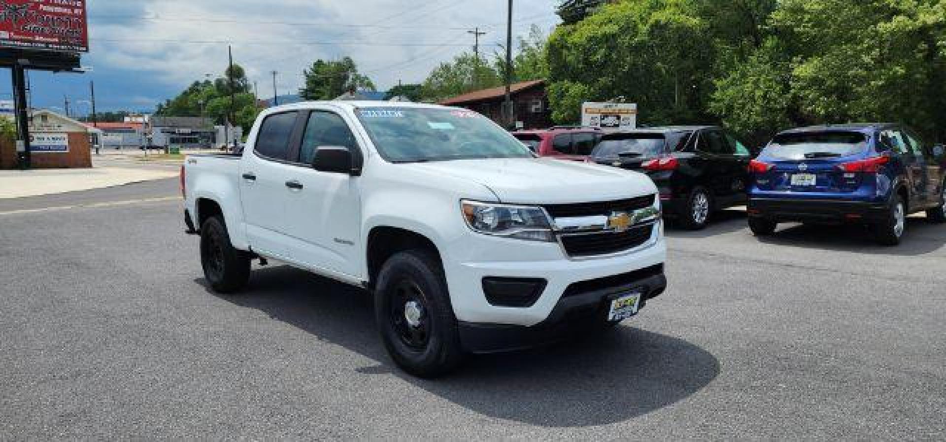 2017 WHITE /Jet Black/Dark Ash, cloth Chevrolet Colorado Work Truck Crew Cab 4WD Short Box (1GCGTBEN0H1) with an 3.6L V6 engine, AT transmission, located at 353 S. Mineral St., Keyser, WV, 26726, (304) 788-7887, 39.436451, -78.981674 - Photo#0