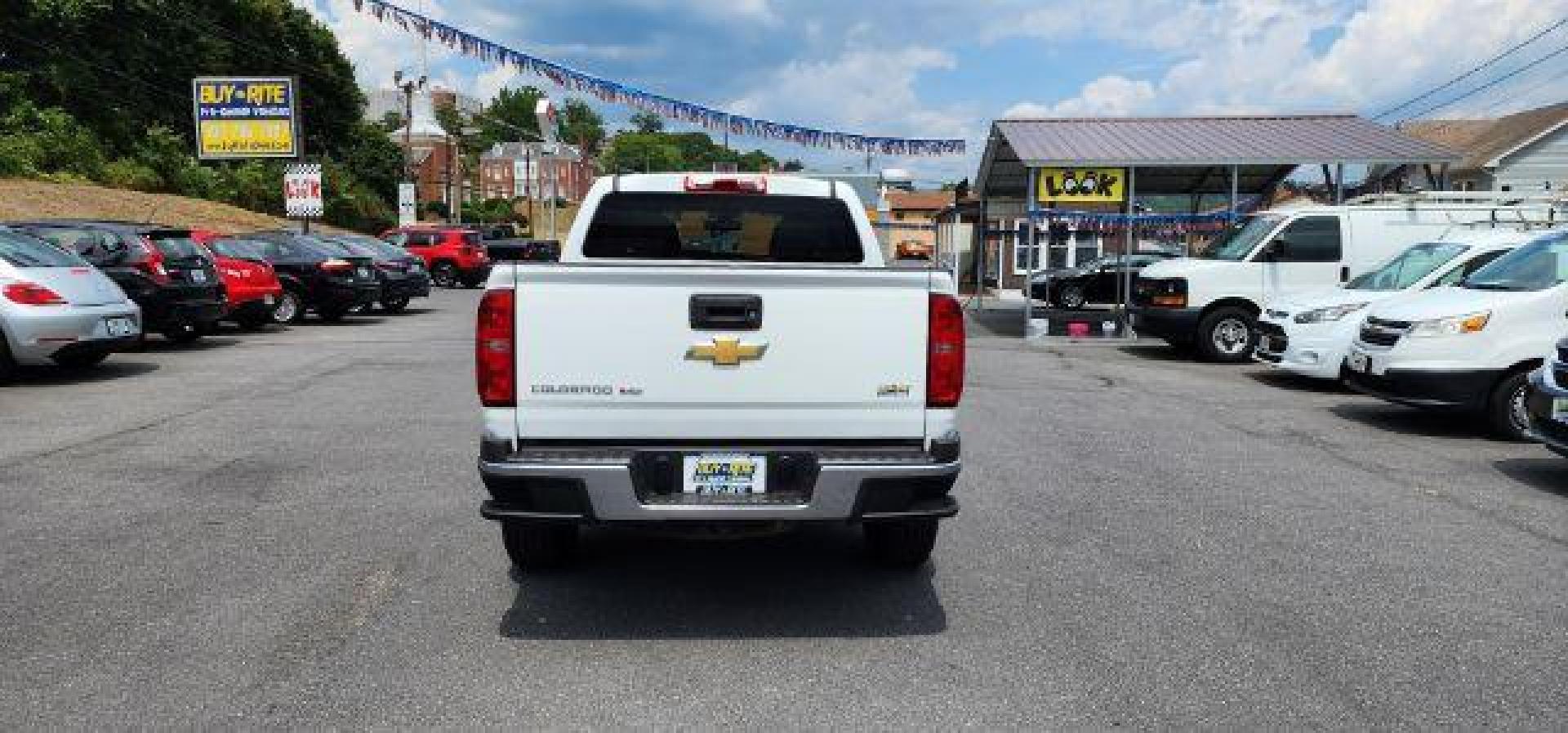 2017 WHITE /Jet Black/Dark Ash, cloth Chevrolet Colorado Work Truck Crew Cab 4WD Short Box (1GCGTBEN0H1) with an 3.6L V6 engine, AT transmission, located at 353 S. Mineral St., Keyser, WV, 26726, (304) 788-7887, 39.436451, -78.981674 - FOR A BETTER PRICE CALL PAUL AT 301-268-8150 - Photo#9