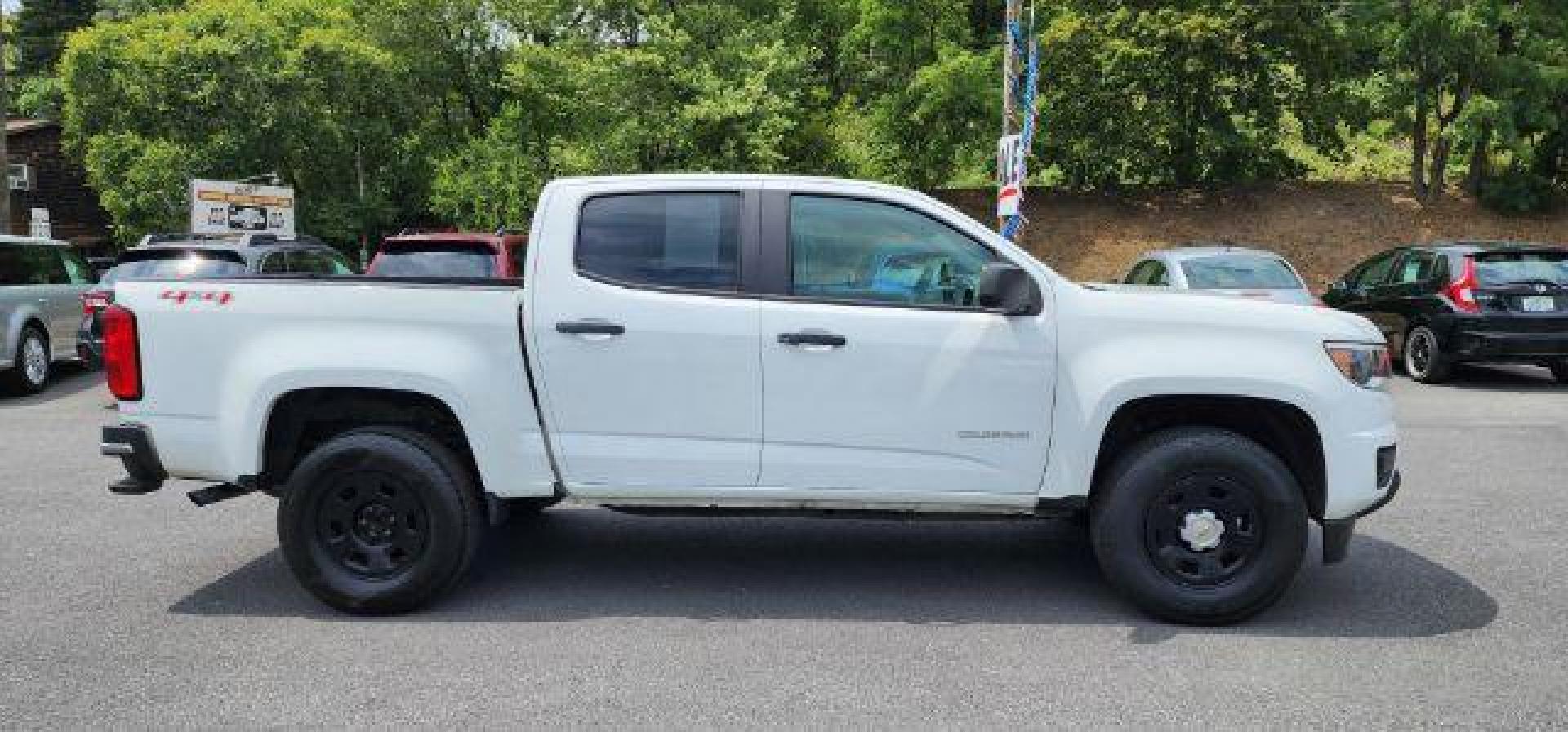 2017 WHITE /Jet Black/Dark Ash, cloth Chevrolet Colorado Work Truck Crew Cab 4WD Short Box (1GCGTBEN0H1) with an 3.6L V6 engine, AT transmission, located at 353 S. Mineral St., Keyser, WV, 26726, (304) 788-7887, 39.436451, -78.981674 - Photo#12