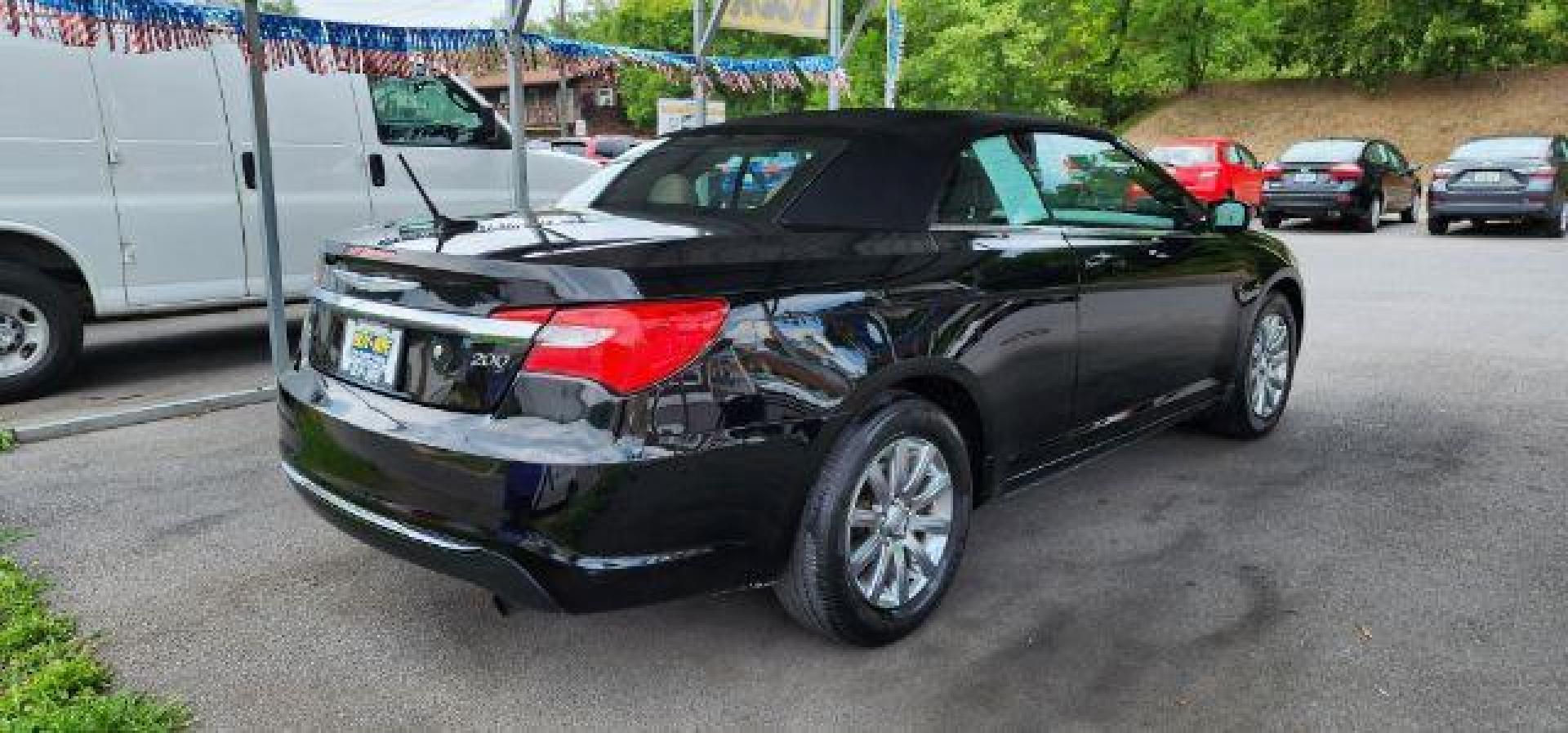 2011 BLACK /Black Cloth Interior Chrysler 200 Touring Convertible (1C3BC2EB0BN) with an 2.4L L4 engine, AT transmission, located at 353 S. Mineral St., Keyser, WV, 26726, (304) 788-7887, 39.436451, -78.981674 - Photo#12