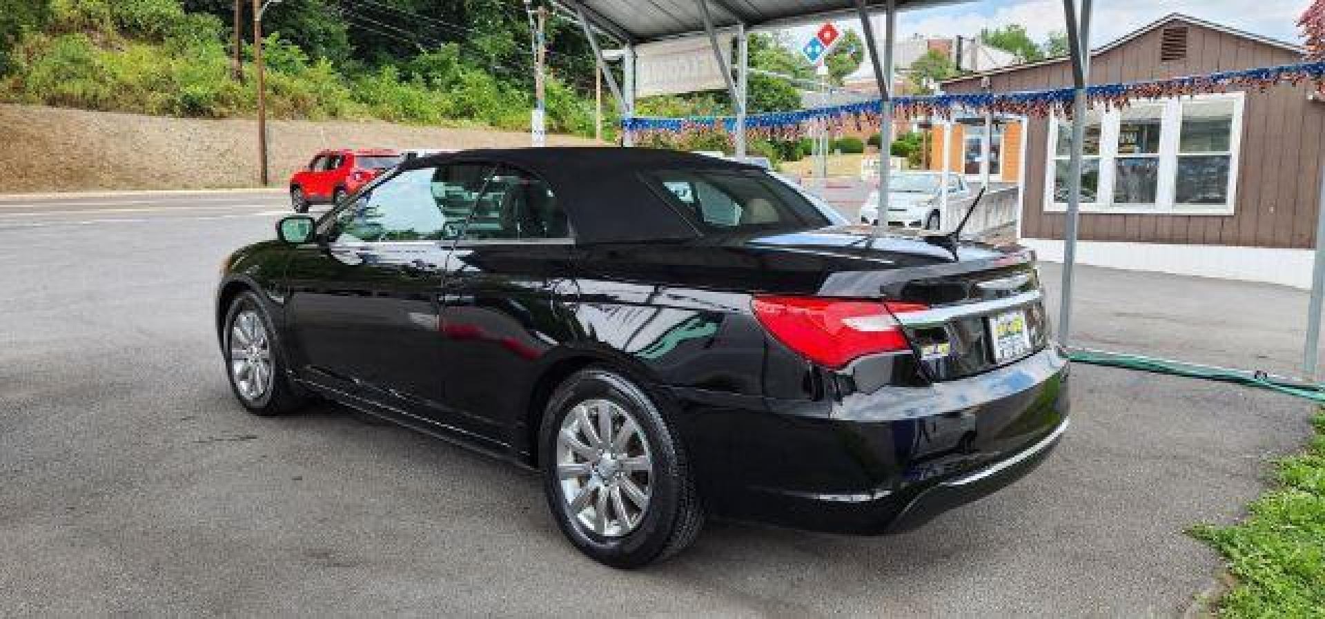 2011 BLACK /Black Cloth Interior Chrysler 200 Touring Convertible (1C3BC2EB0BN) with an 2.4L L4 engine, AT transmission, located at 353 S. Mineral St., Keyser, WV, 26726, (304) 788-7887, 39.436451, -78.981674 - Photo#8