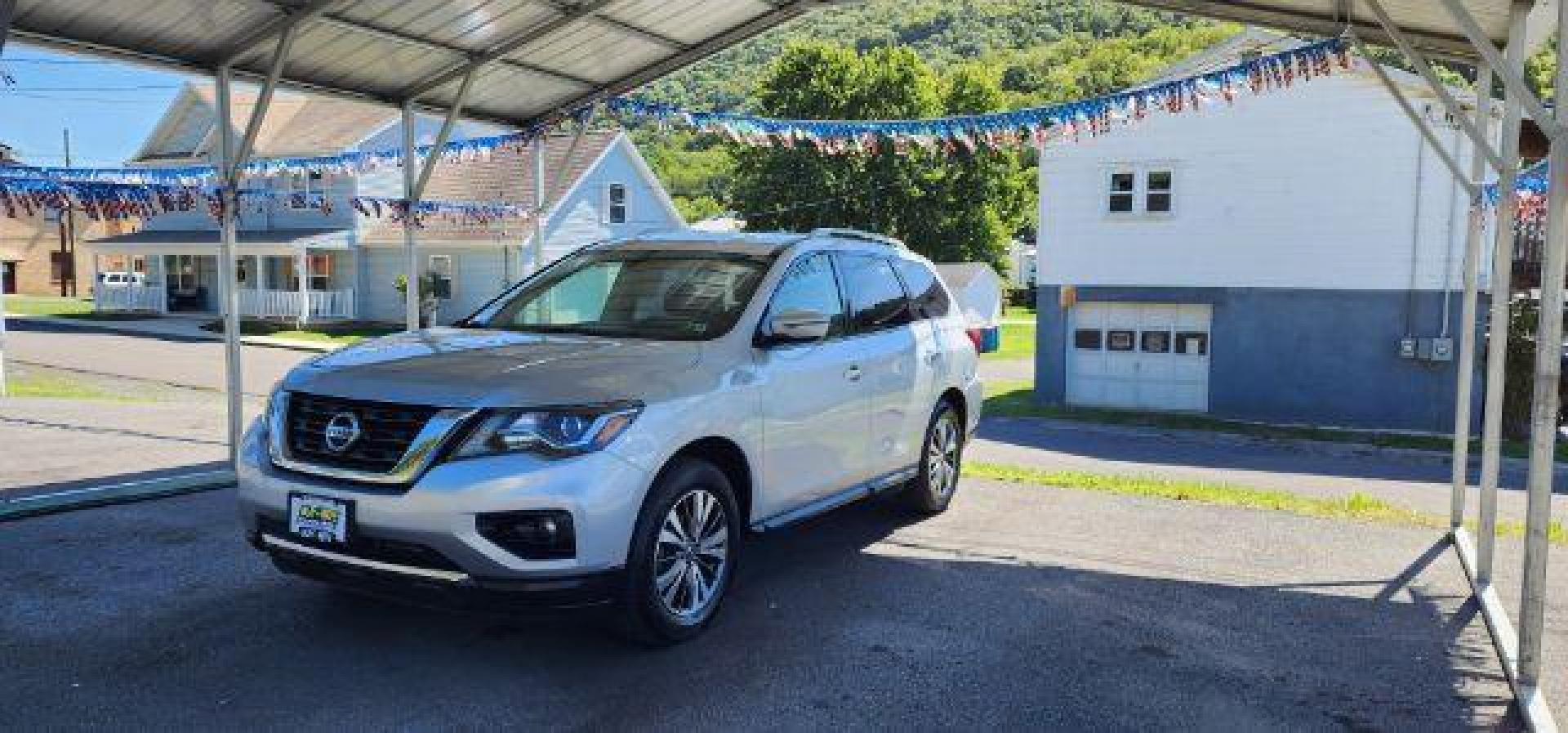 2019 SILVER /Charcoal, cloth Nissan Pathfinder SV 4WD (5N1DR2MM5KC) with an 3.5L V6 engine, CVT transmission, located at 353 S. Mineral St., Keyser, WV, 26726, (304) 788-7887, 39.436451, -78.981674 - FOR A BETTER PRICE CALL PAUL AT 301-268-8150 - Photo#2