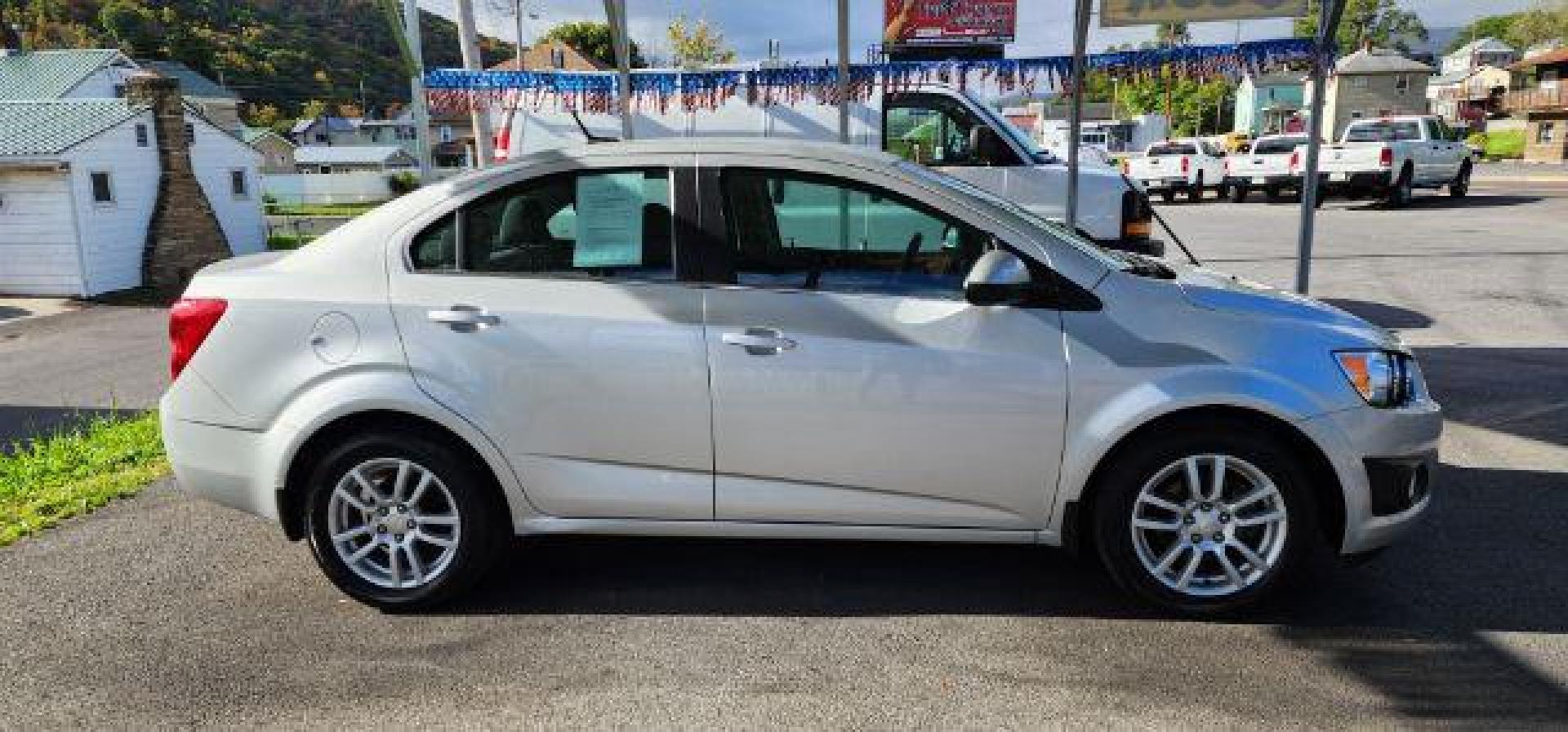 2012 SILVER /Jet Blk/ Brick Cloth Interior Chevrolet Sonic LT Sedan (1G1JC5SH4C4) with an 1.8L L4 engine, AT transmission, located at 353 S. Mineral St., Keyser, WV, 26726, (304) 788-7887, 39.436451, -78.981674 - FOR A BETTER PRICE CALL PAUL AT 301-268-8150 - Photo#13