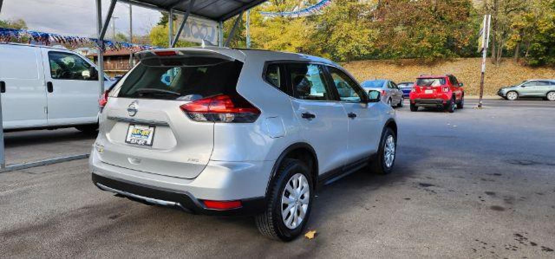 2020 GRAY /Charcoal, cloth Nissan Rogue S AWD (5N1AT2MV9LC) with an 2.5 L4 engine, CVT transmission, located at 353 S. Mineral St., Keyser, WV, 26726, (304) 788-7887, 39.436451, -78.981674 - Photo#11