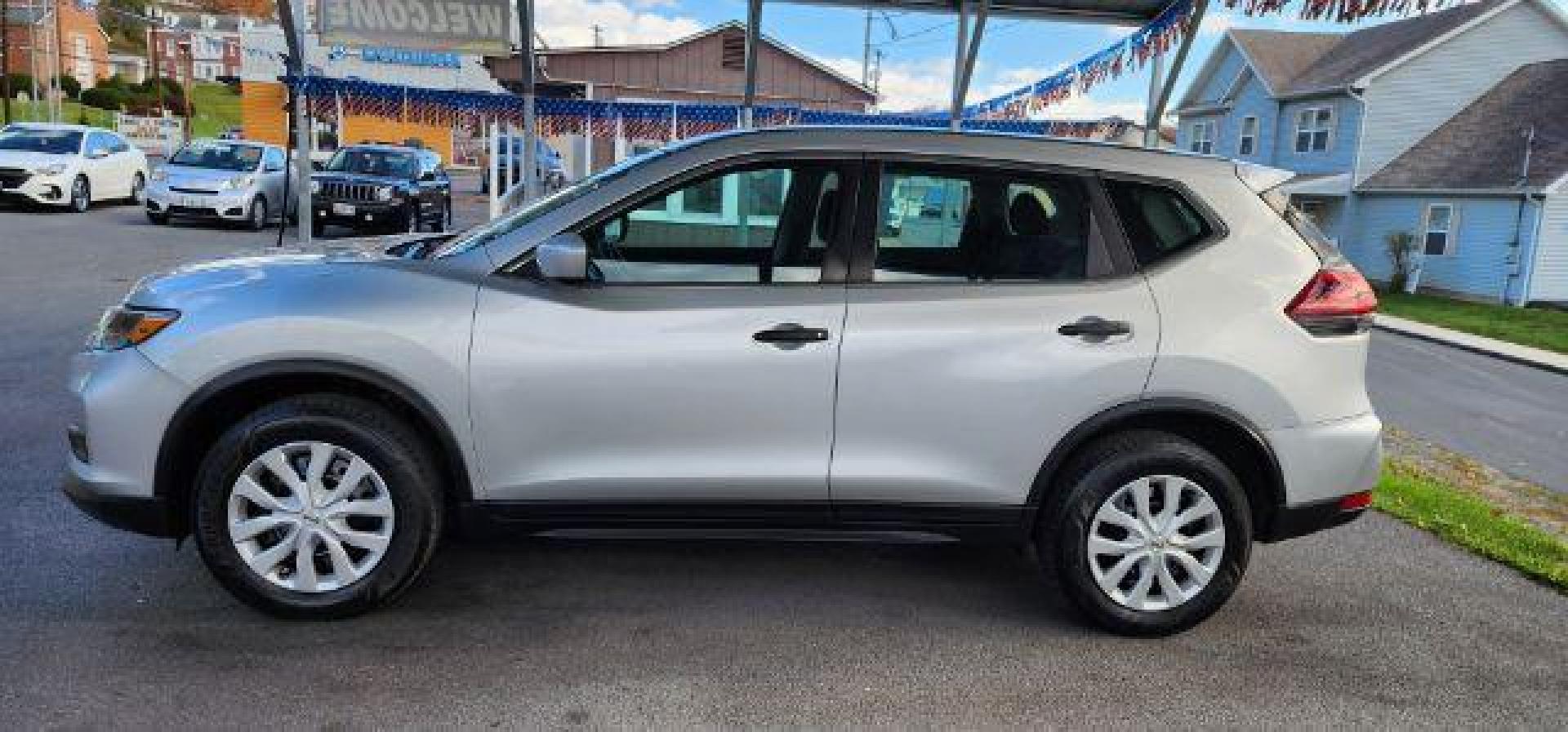 2020 GRAY /Charcoal, cloth Nissan Rogue S AWD (5N1AT2MV9LC) with an 2.5 L4 engine, CVT transmission, located at 353 S. Mineral St., Keyser, WV, 26726, (304) 788-7887, 39.436451, -78.981674 - Photo#3